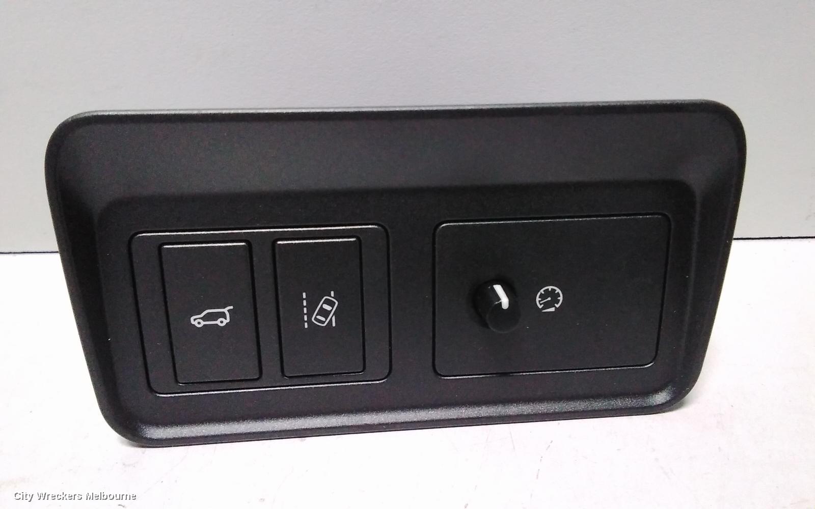 LAND ROVER RANGEROVER EVOQUE TAILGATE HANDLE, L538, 11/2011 - 01/2019 - Image 3