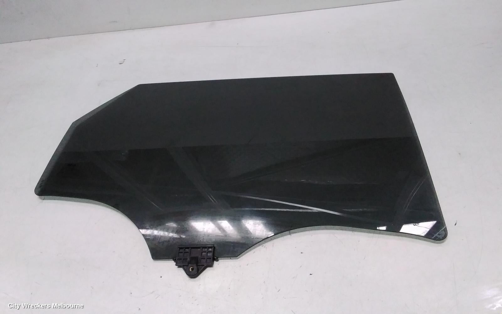 HYUNDAI TUCSON RIGHT REAR DOOR WINDOW, NX4, GREEN TINT TYPE, 02/2021 ONWARDS - Image 1