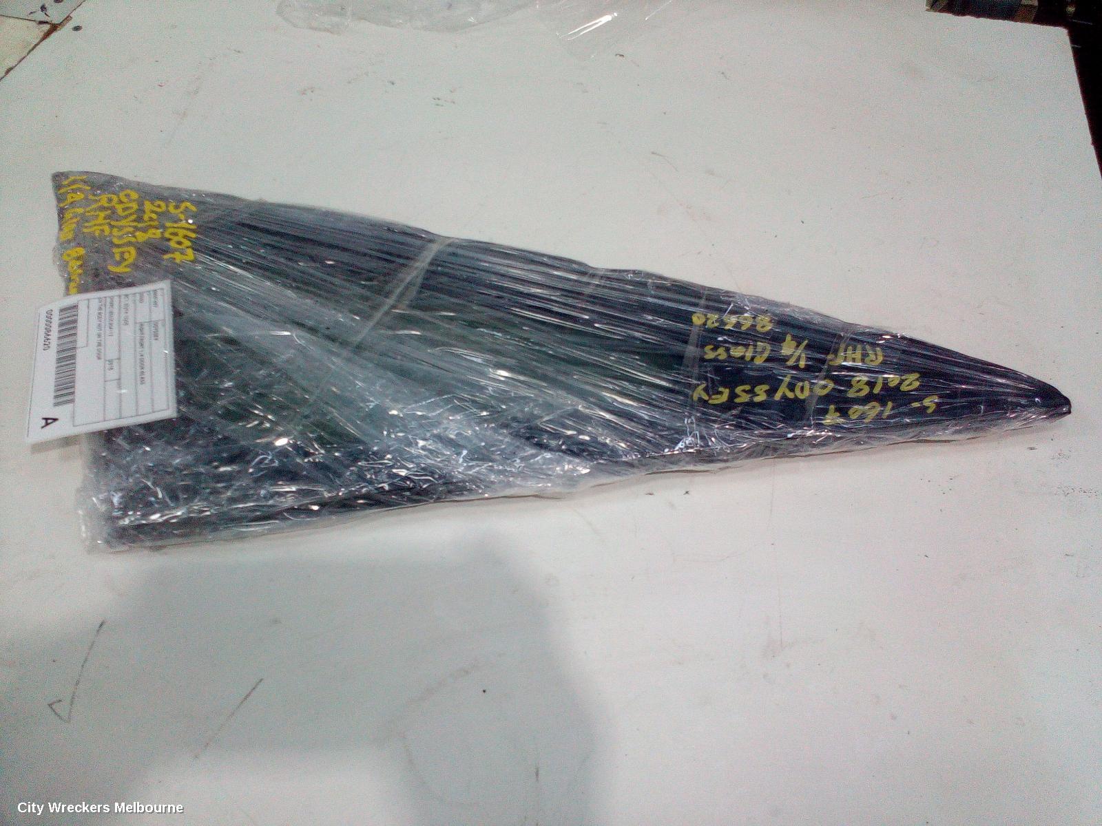 HONDA ODYSSEY RIGHT FRONT 1/4 DOOR GLASS, RC1, 02/2014 - 12/2020 - Image 3