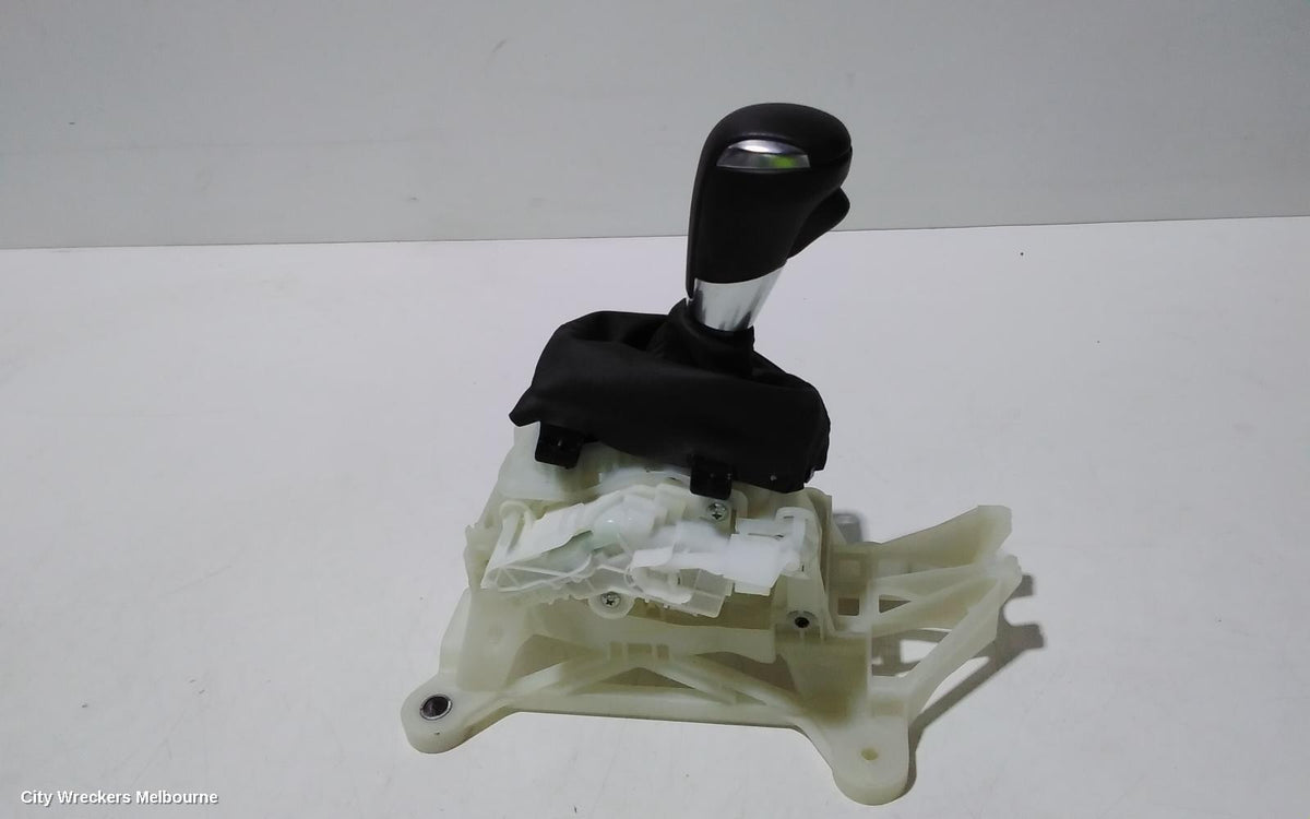 MAZDA CX3 GEAR STICK/SHIFTER, GEAR SHIFTER, AUTO T/M TYPE, DK, 03/2015 ONWARDS - Image 3
