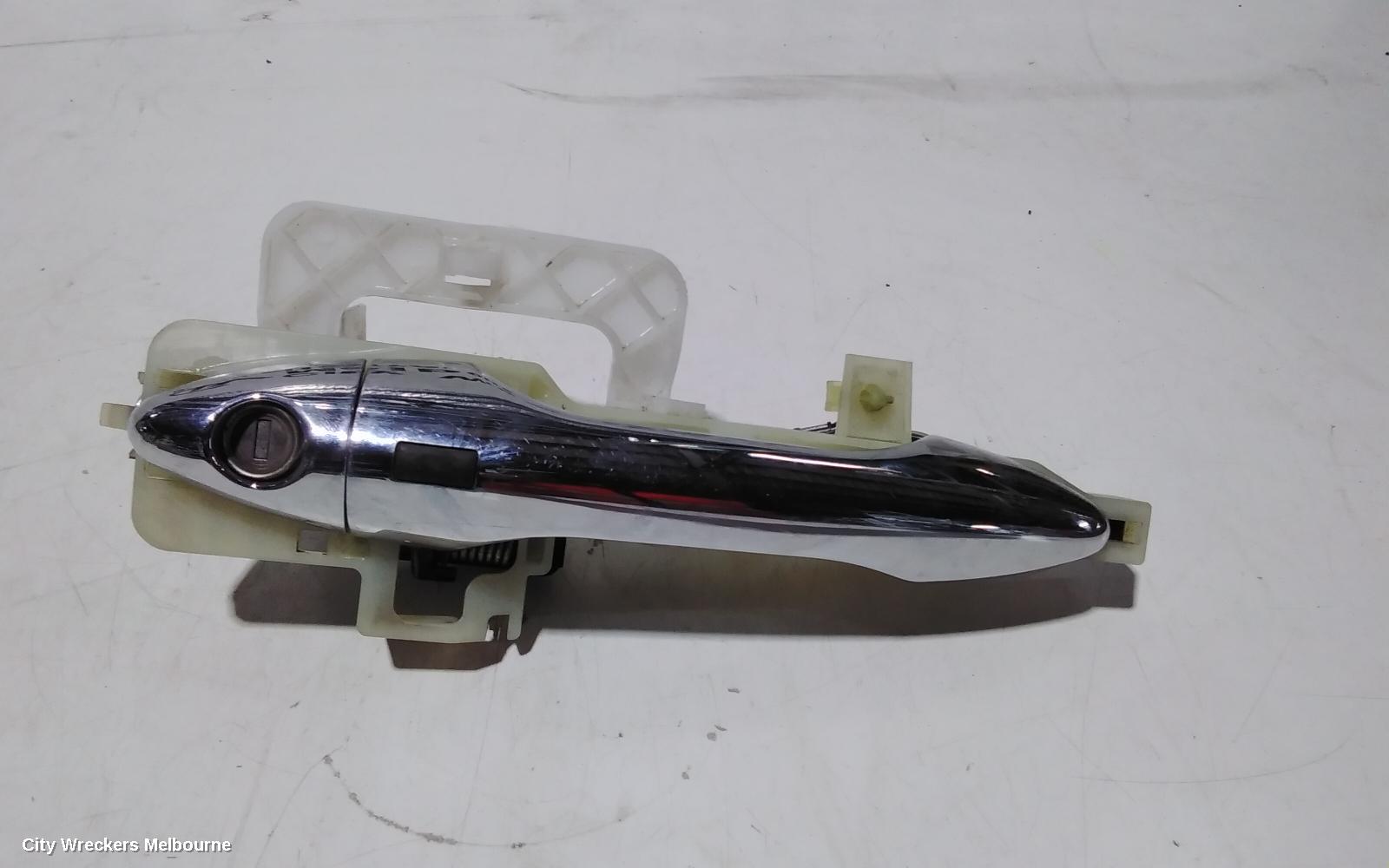HYUNDAI IX35 DOOR HANDLE, OUTER, RH FRONT, CHROME, W/ SENSOR TYPE, LM SERIES, 11/2009 - 01/2016 - Image 2