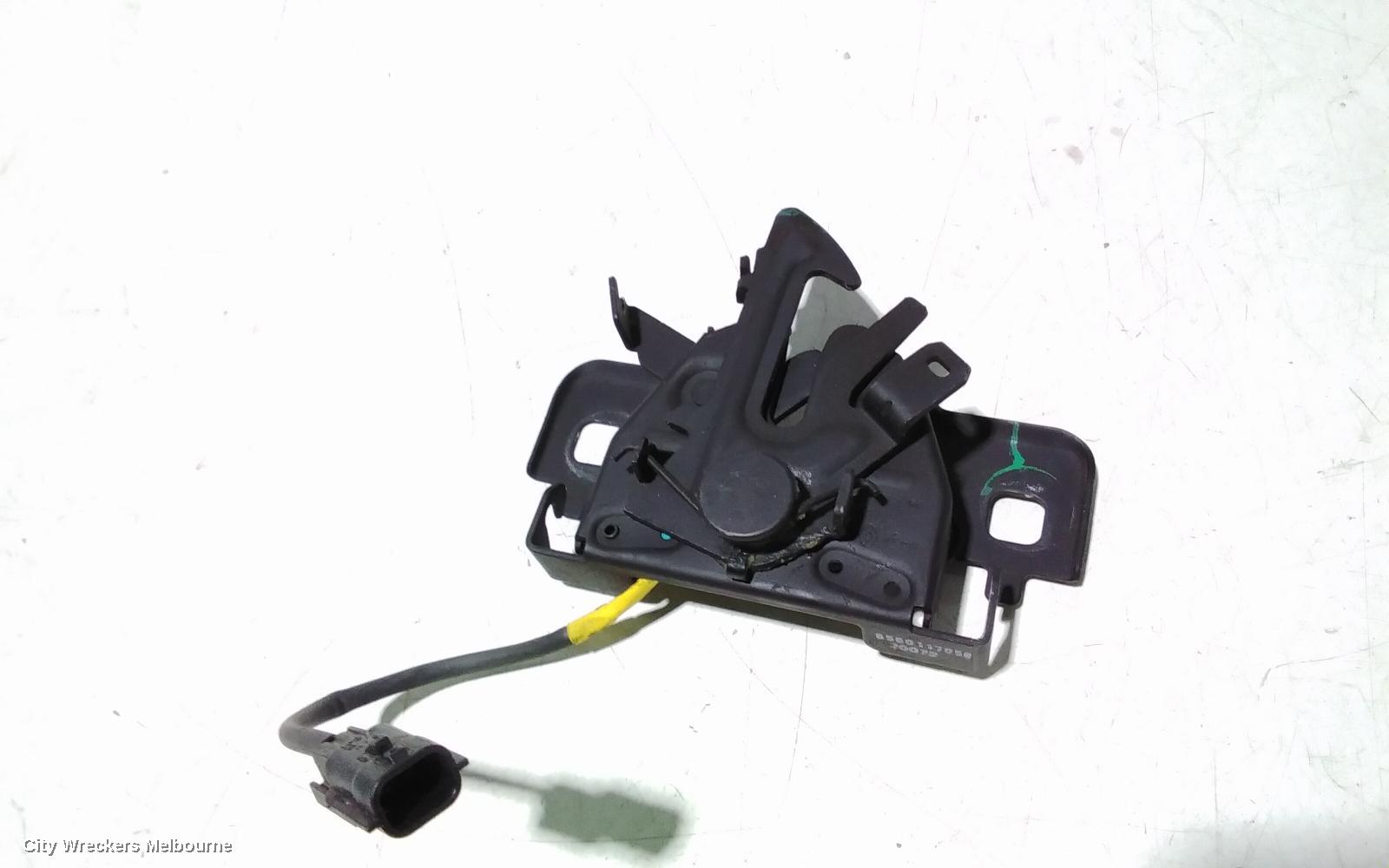 MITSUBISHI EXPRESS BONNET LOCK/SUPPORT, SN, 03/2020 - 12/2022 - Image 3