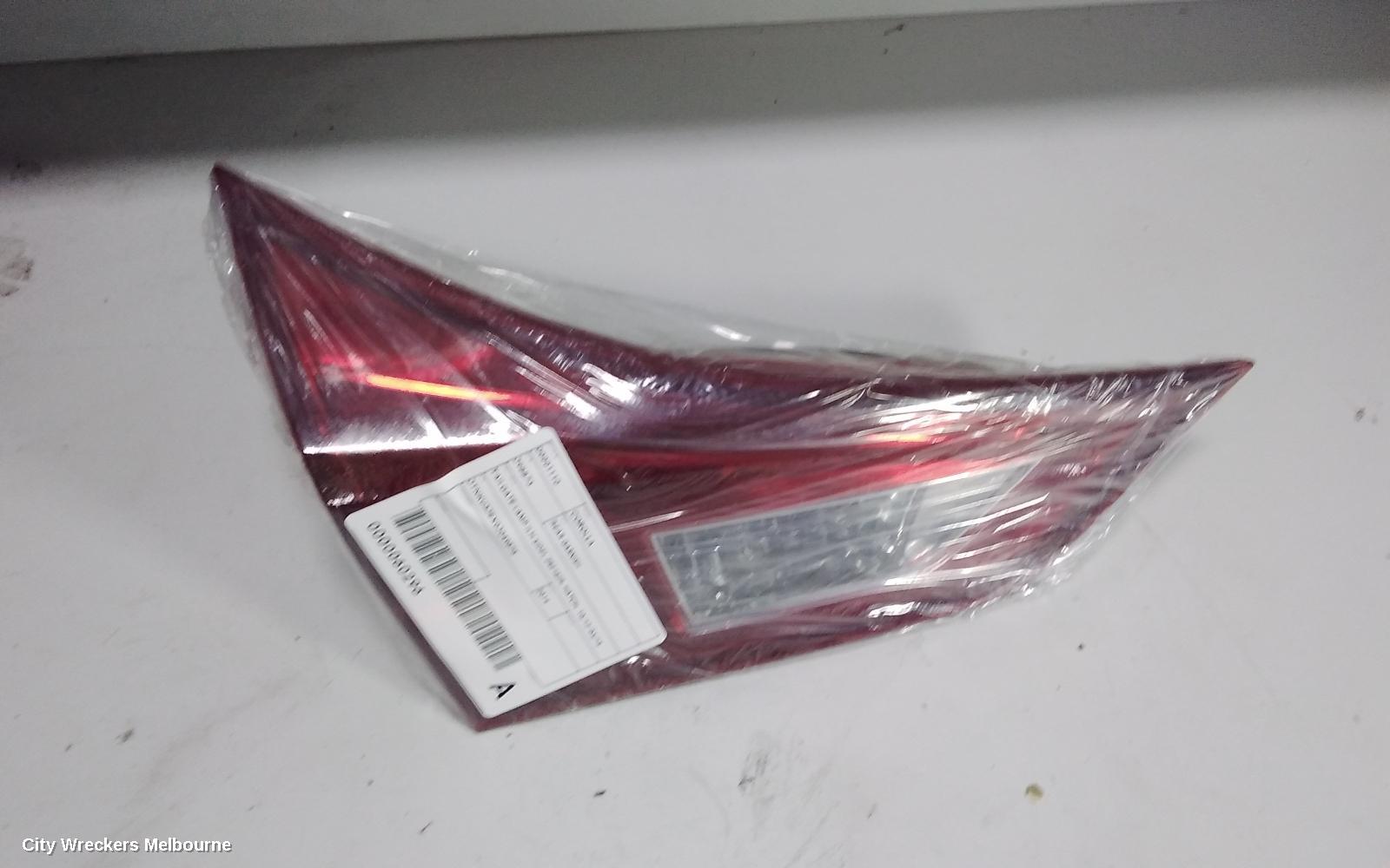 TOYOTA COROLLA REAR GARNISH, TAILGATE LAMP (LH SIDE), ZRE182R, HATCH, 10/2012 - 03/2015 - Image 3