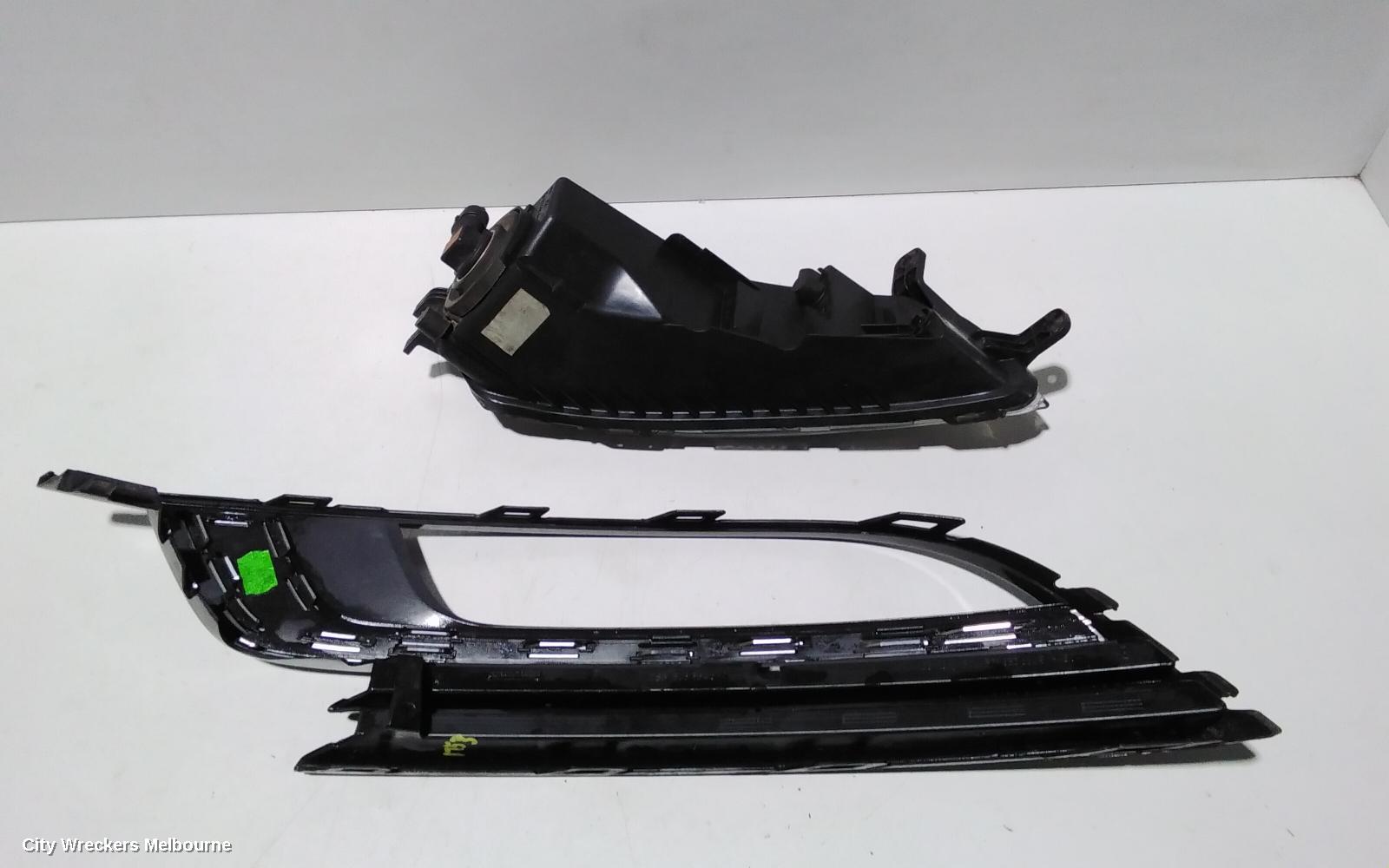 VOLKSWAGEN PASSAT RIGHT INDICATOR/FOG/SIDE, BUMPER FOGLAMP, 3CC, SEDAN, 03/2012 - 12/2016 - Image 3
