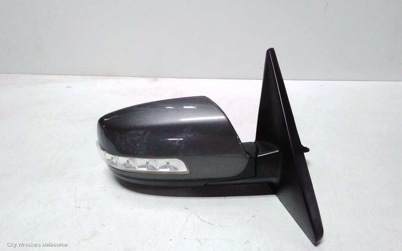 KIA SORENTO RIGHT DOOR MIRROR, XM, W/ MEMORY TYPE, 10/2012 - 12/2014 - Image 1