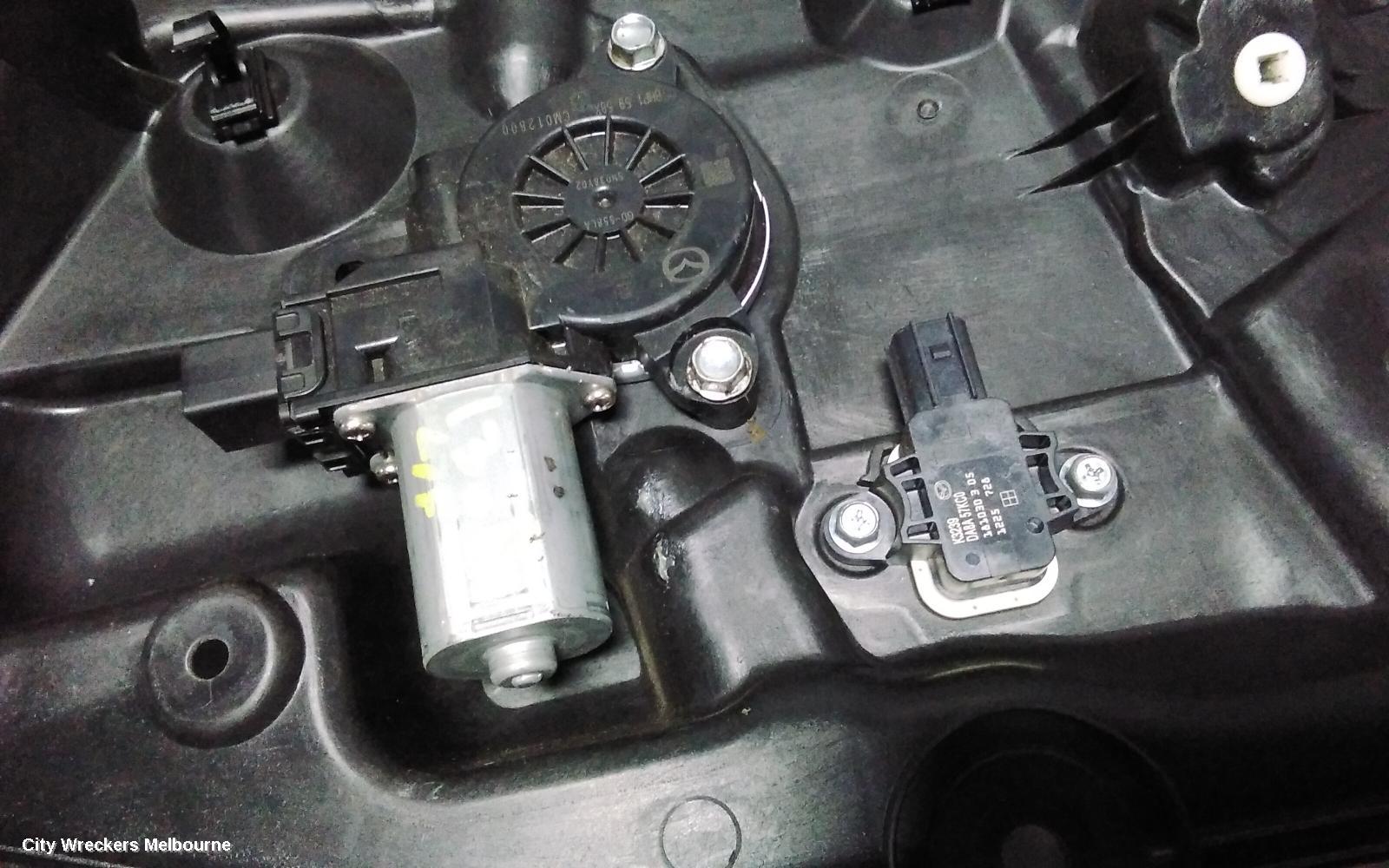 MAZDA CX3 RIGHT FRONT WINDOW REG/MOTOR, DK, DOOR REG ASSY (REG AND MOTOR), 03/2015 ONWARDS - Image 3