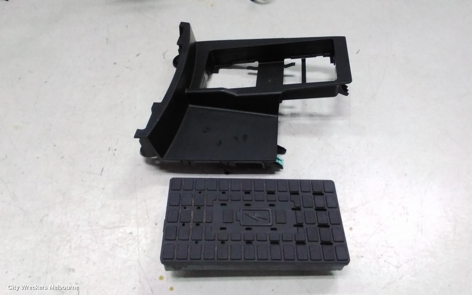 FORD RANGER ECU, RA, WIRELESS CHARGING MODULE, 05/2022 ONWARDS - Image 1