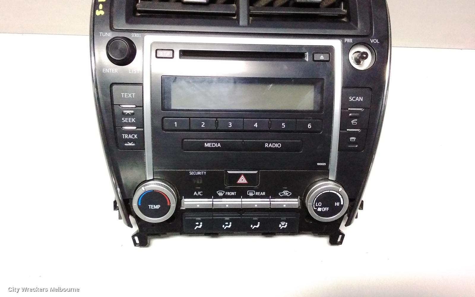 TOYOTA CAMRY RADIO/CD/DVD/SAT/TV, SINGLE DISC CD PLAYER (P/N ON FACE 100025), ASV50/AVV50, 12/2011 - 05/2015 - Image 2