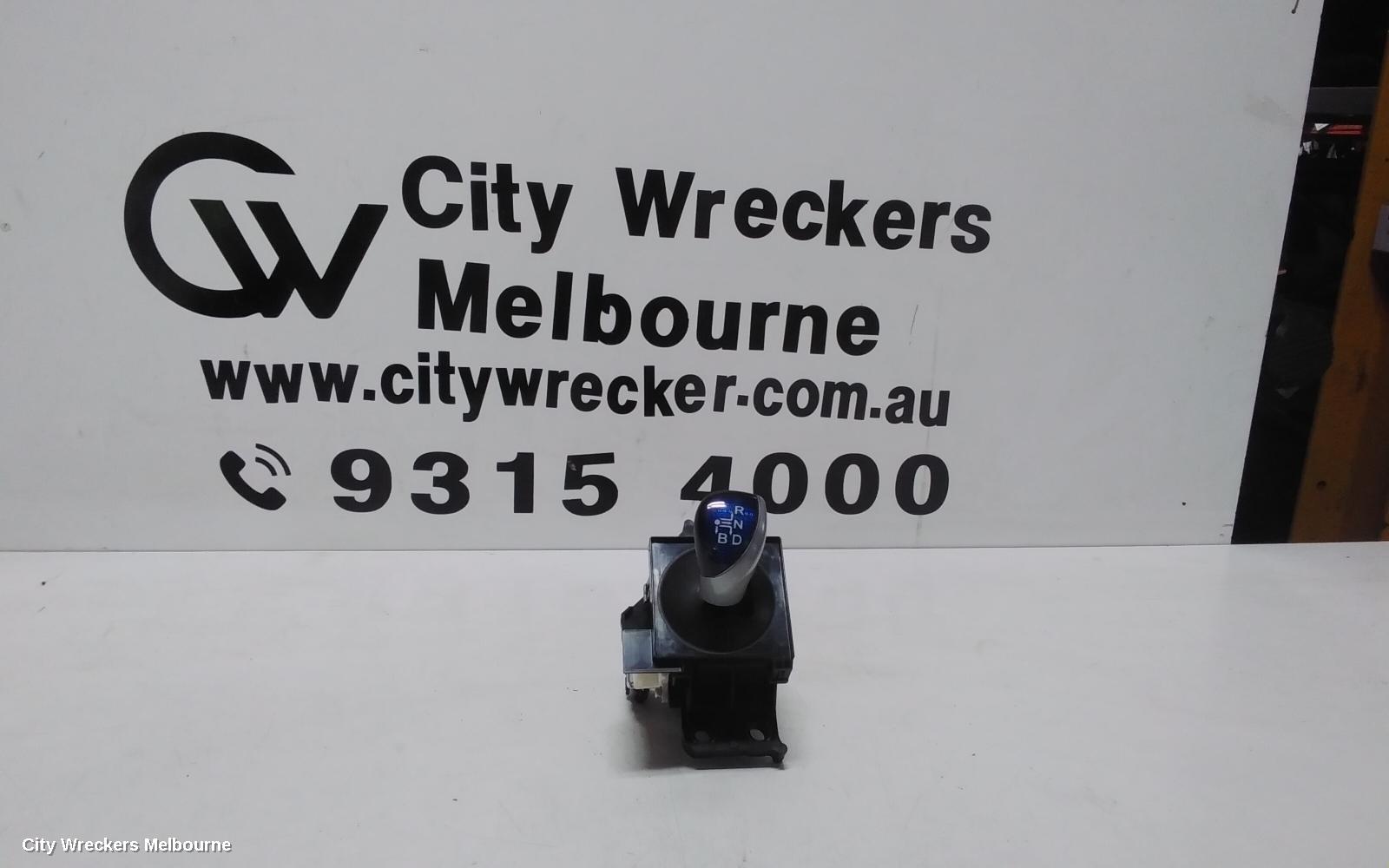TOYOTA PRIUS GEAR STICK/SHIFTER, ZVW30R, 07/2009 - 12/2015 - Image 1