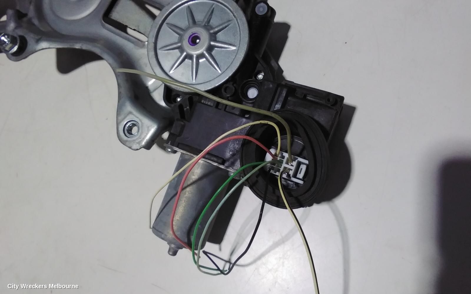 TOYOTA RAV4 RIGHT FRONT WINDOW REG/MOTOR, XA40, 12/2012 - 11/2018 - Image 3