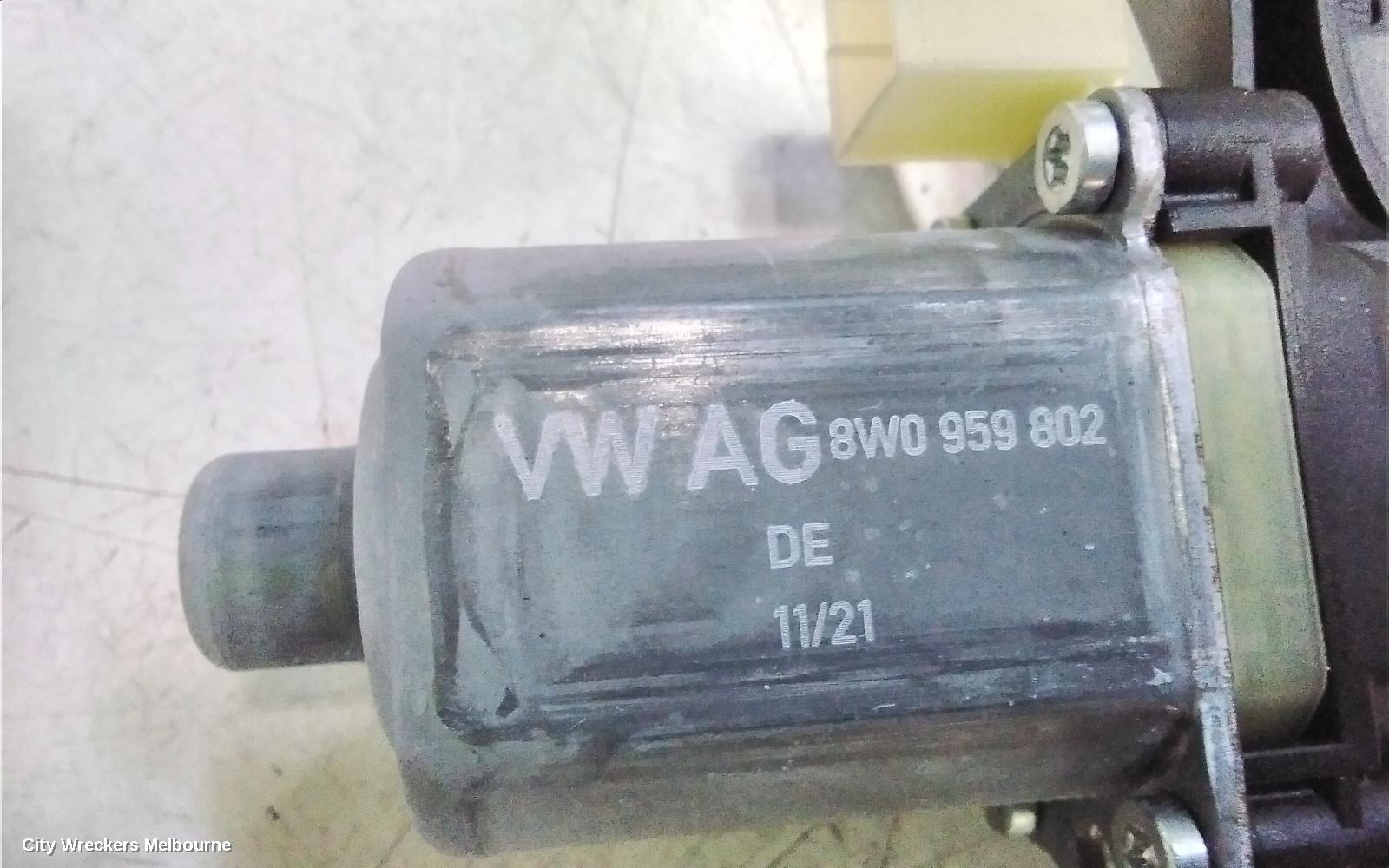 VOLKSWAGEN CRAFTER LEFT FRONT WINDOW REG/MOTOR, SY1, 08/2017 ONWARDS - Image 3