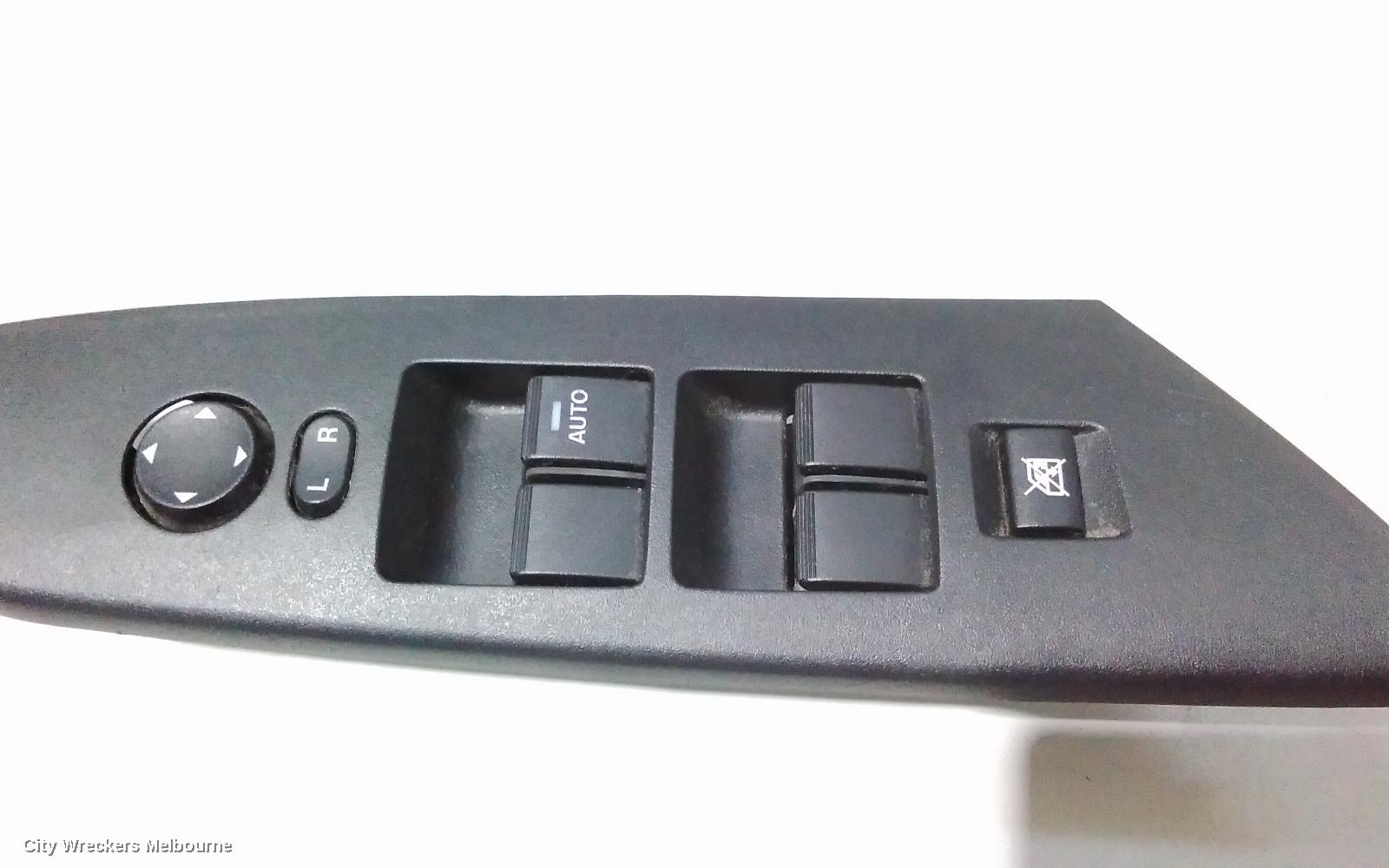MAZDA 3 PWR DR WIND SWITCH, RH FRONT (MASTER SWITCH), BL, 04/2009 - 10/2013 - Image 3