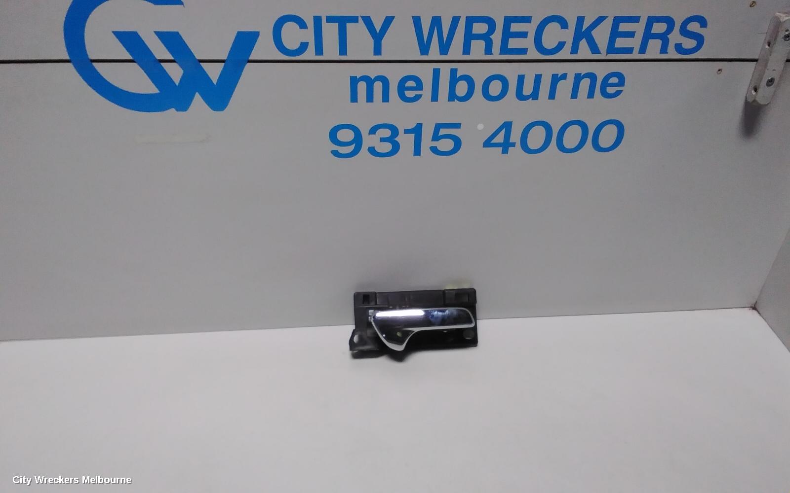 JEEP GRANDCHEROKEE DOOR HANDLE, INNER, RH FRONT, WK, 01/2011 ONWARDS - Image 1