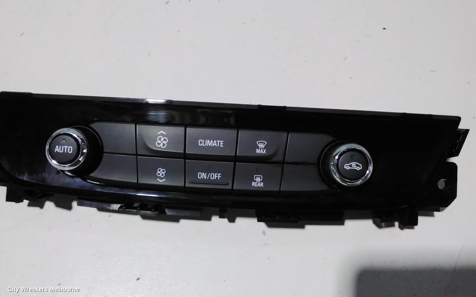 HOLDEN COMMODORE HEATER/AC CONTROLS, DUAL CLIMATE CONTROL, NON HEATED SEAT TYPE, ZB, 10/2017 - 12/2020 - Image 3
