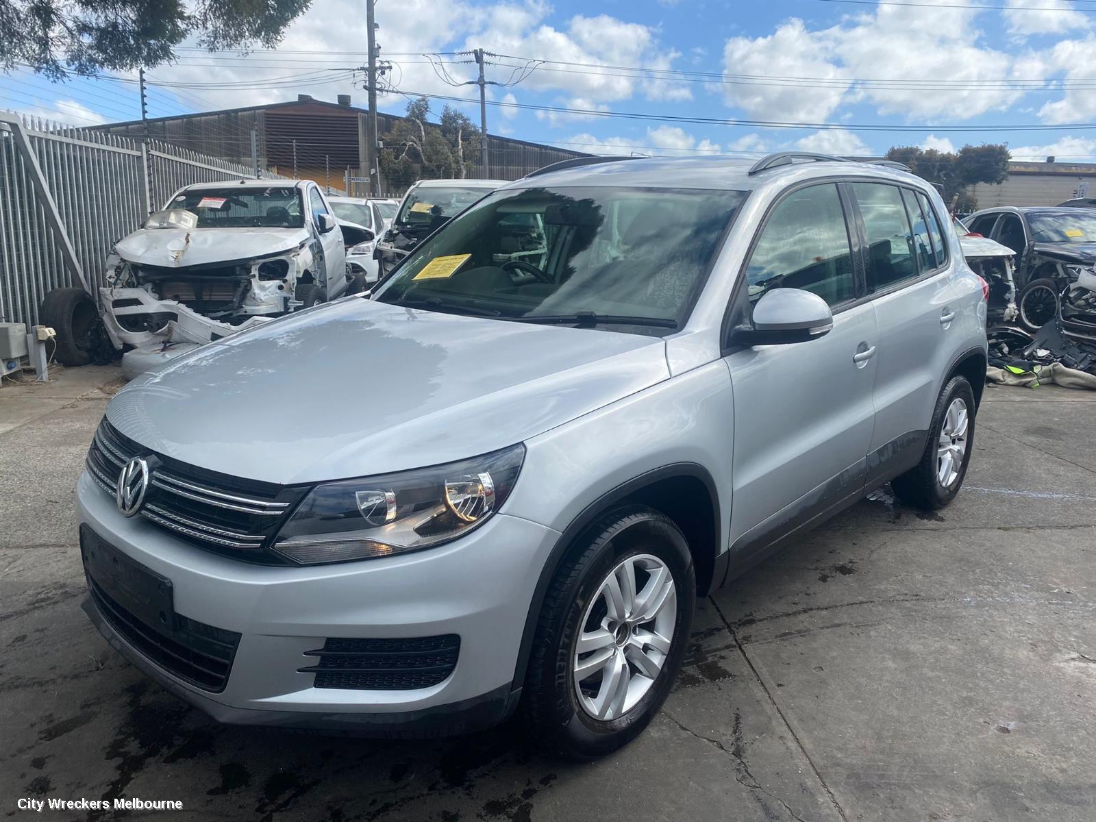 VOLKSWAGEN TIGUAN RIGHT REAR DOOR, 5N, 05/2008 - 08/2016 - Image 2