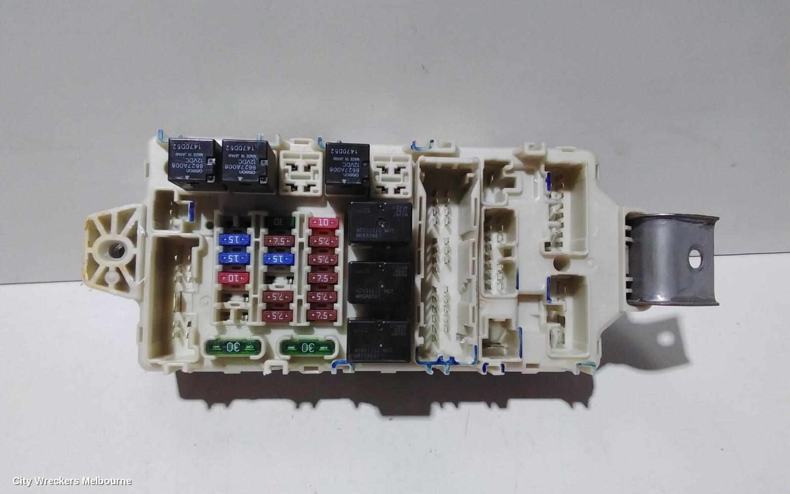 MITSUBISHI PAJERO FUSE BOX, UNDER DASH, NS-NW, 11/2006 ONWARDS - Image 3