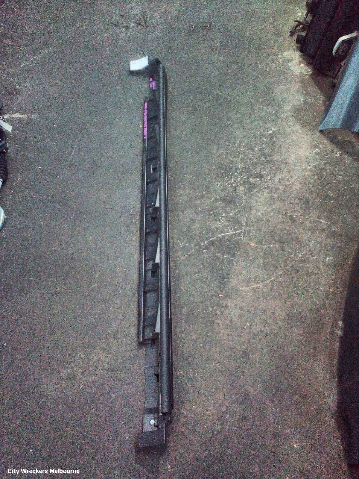 MAZDA CX9 SIDE STEP/SKIRT, TC, SKIRT, RH SIDE, NON CHROME MOULDING, 07/2016 - 12/2024 - Image 1