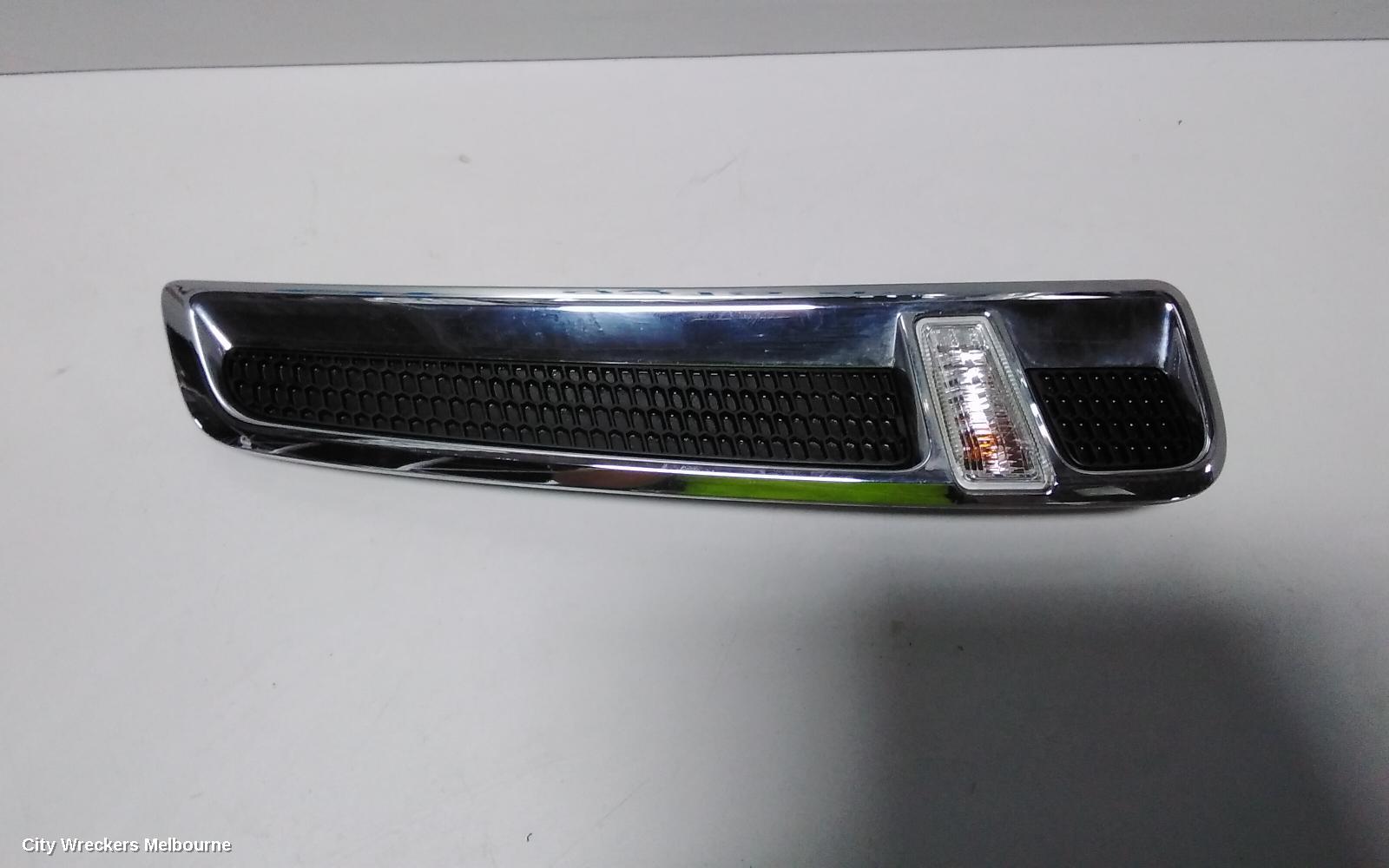 HOLDEN COMMODORE RIGHT INDICATOR/FOG/SIDE, GUARD FLASHER (REPEATER), VF, 05/2013 - 12/2017 - Image 3