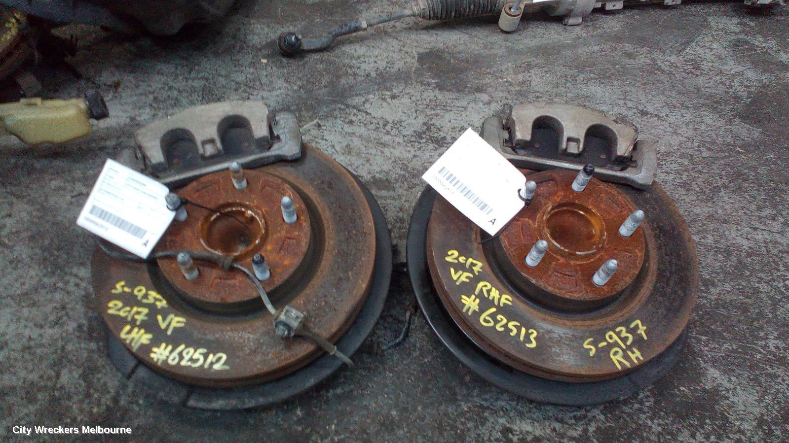 HOLDEN COMMODORE RIGHT FRONT HUB ASSEMBLY, VF, 05/2013 - 12/2017 - Image 2
