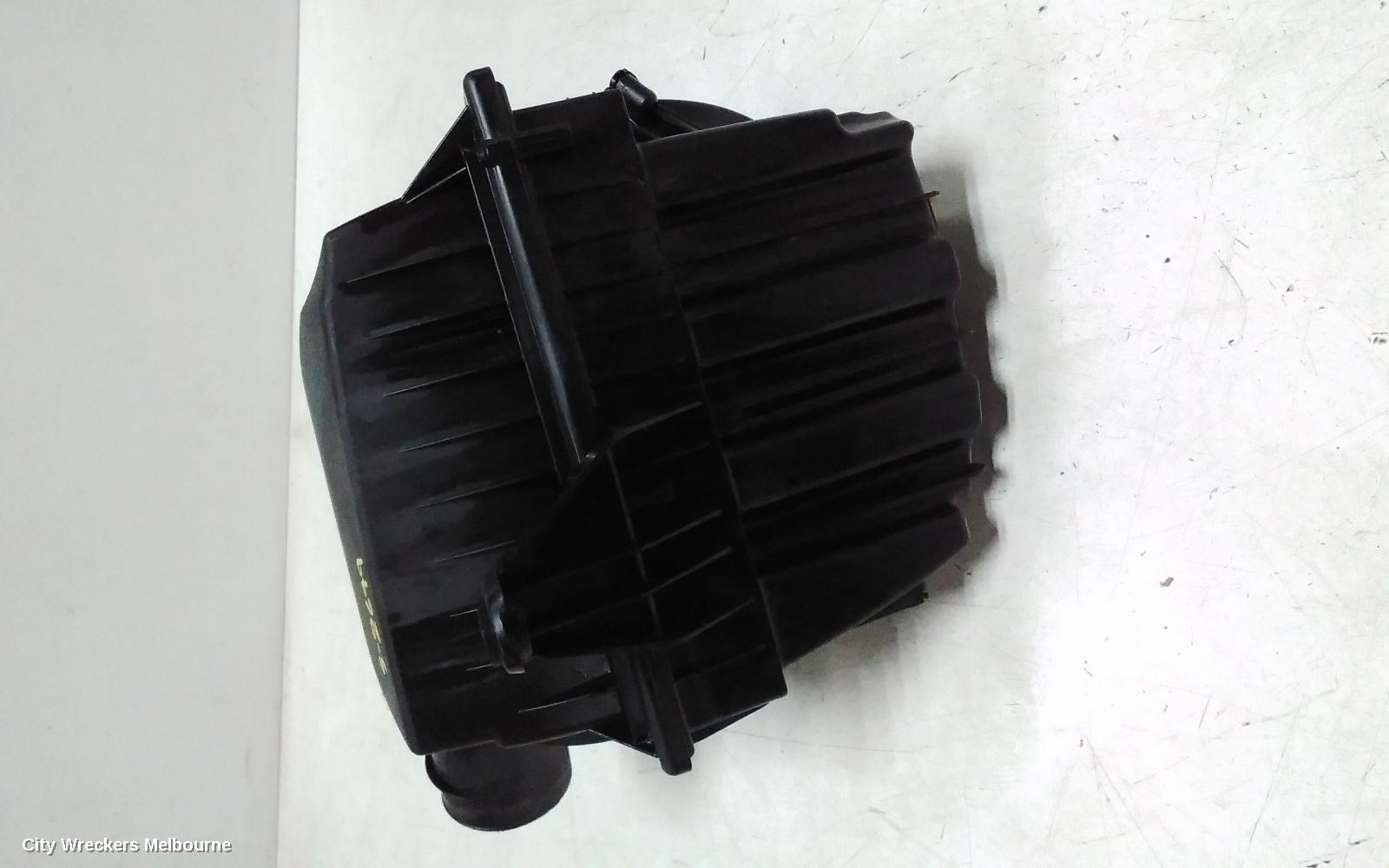 LAND ROVER RANGEROVER EVOQUE AIR CLEANER/BOX, AIR CLEANER, L538, DIESEL, 2.2, 11/2011 - 08/2015 - Image 2