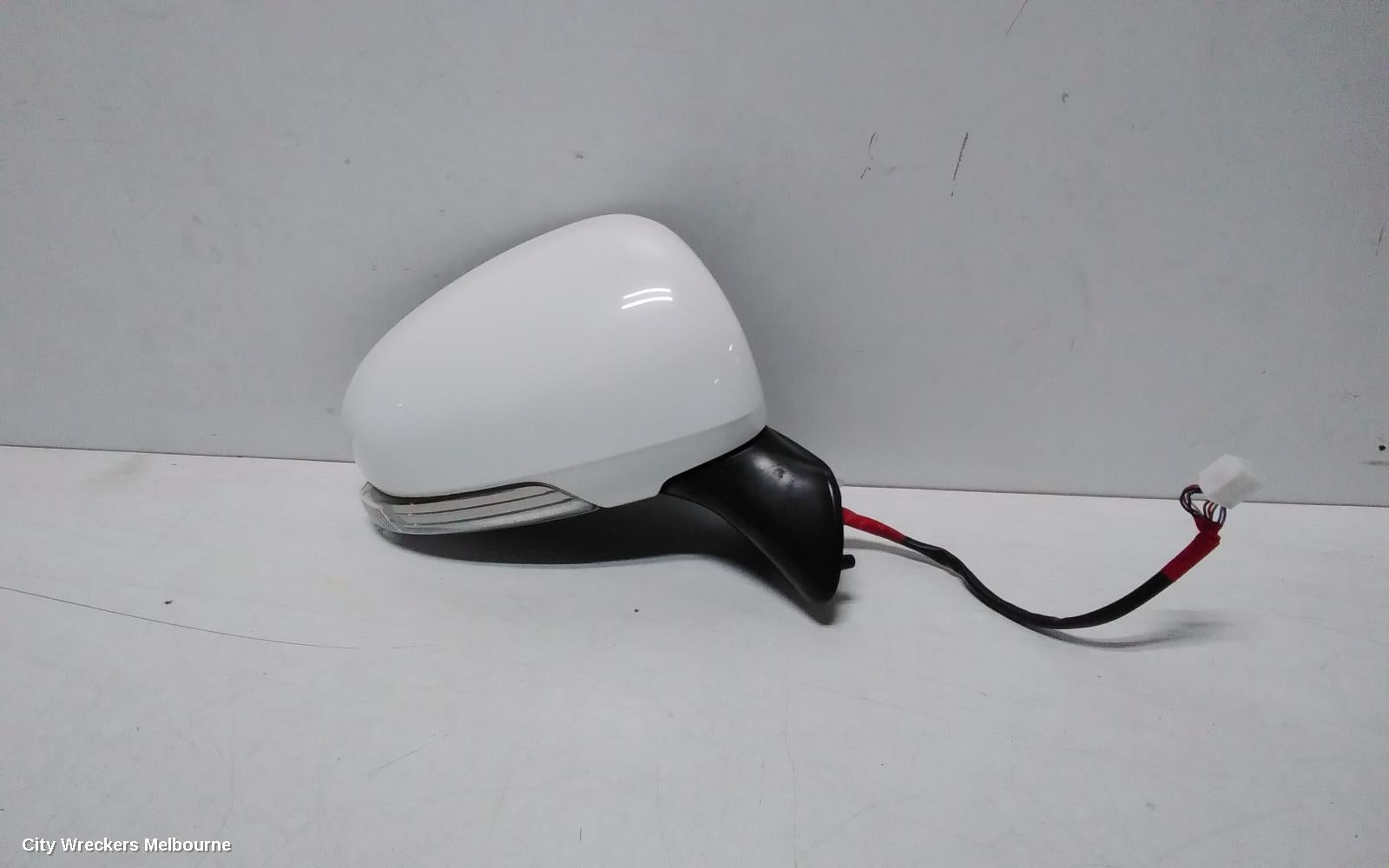 TOYOTA PRIUS RIGHT DOOR MIRROR, ZVW40R, PRIUS V, 05/2012 - 03/2021 - Image 1