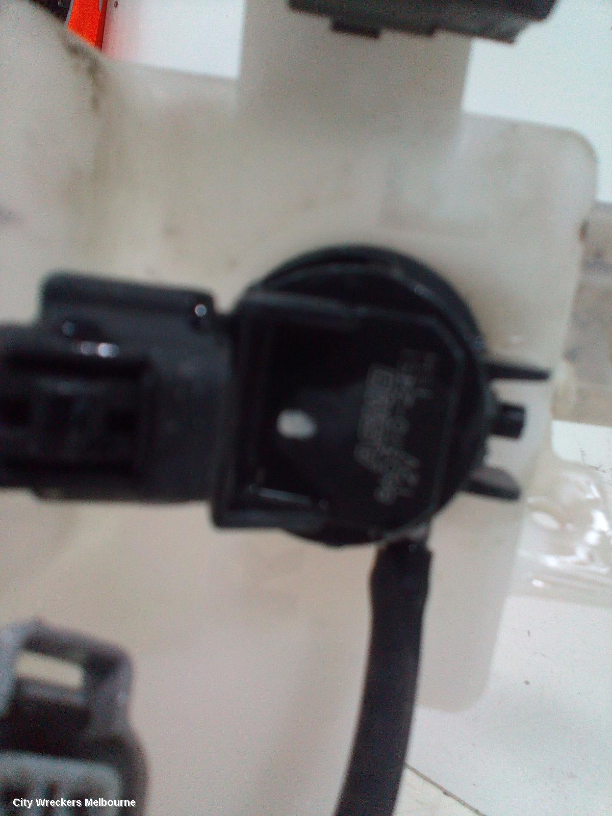 MAZDA 6 WASHER BOTTLE, GG/GY, SEDAN, STANDARD TYPE, HAS NECK TYPE, 09/2002 - 12/2007 - Image 3