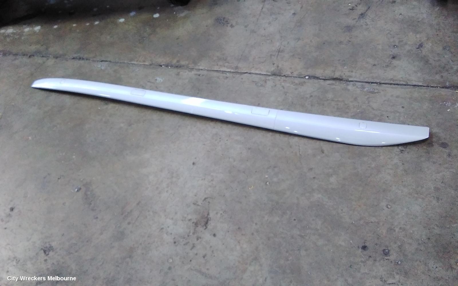 TOYOTA KLUGER ROOF RAIL - Image 2