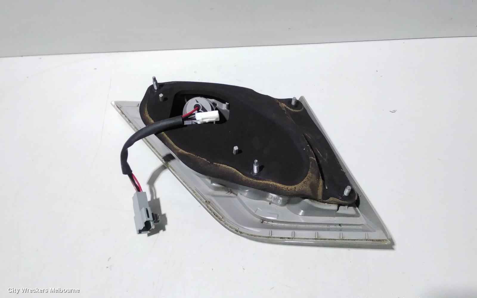 TOYOTA AURION REAR GARNISH, BOOTLID LAMP (RH SIDE), SPORTIVO/TOURING/WHITE, GSV40R, 09/2009 - 03/2012 - Image 3