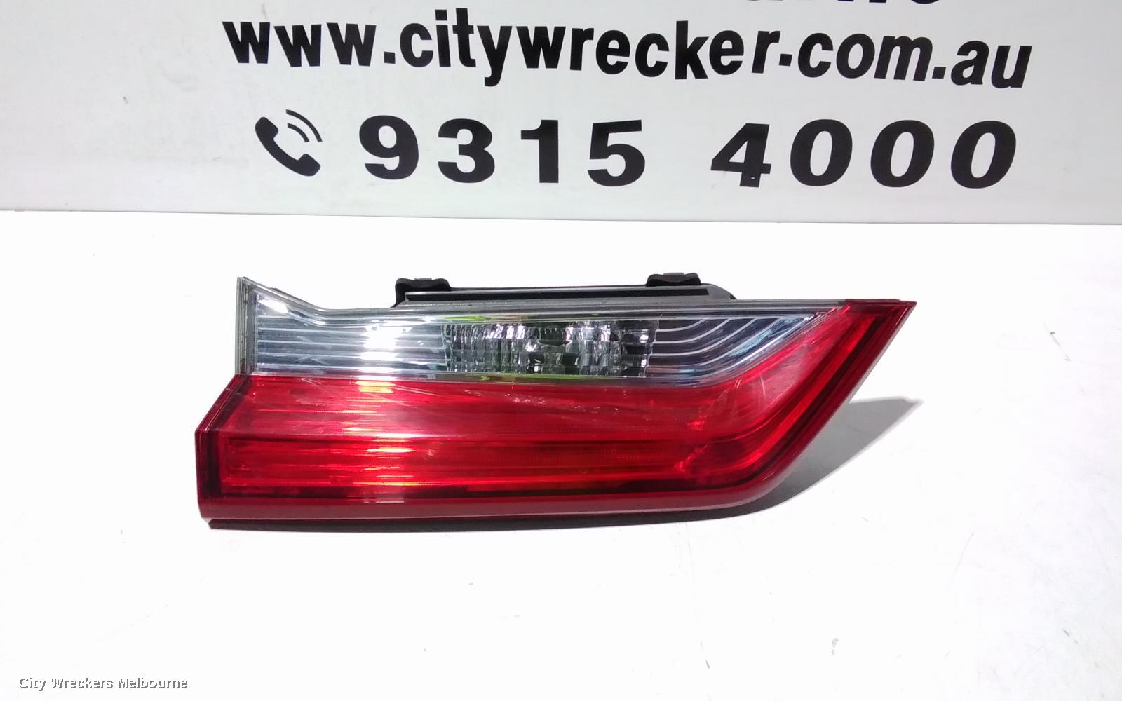HONDA CRV REAR GARNISH, TAILGATE LAMP (LH SIDE), RW, 05/2017 - 06/2019 - Image 2
