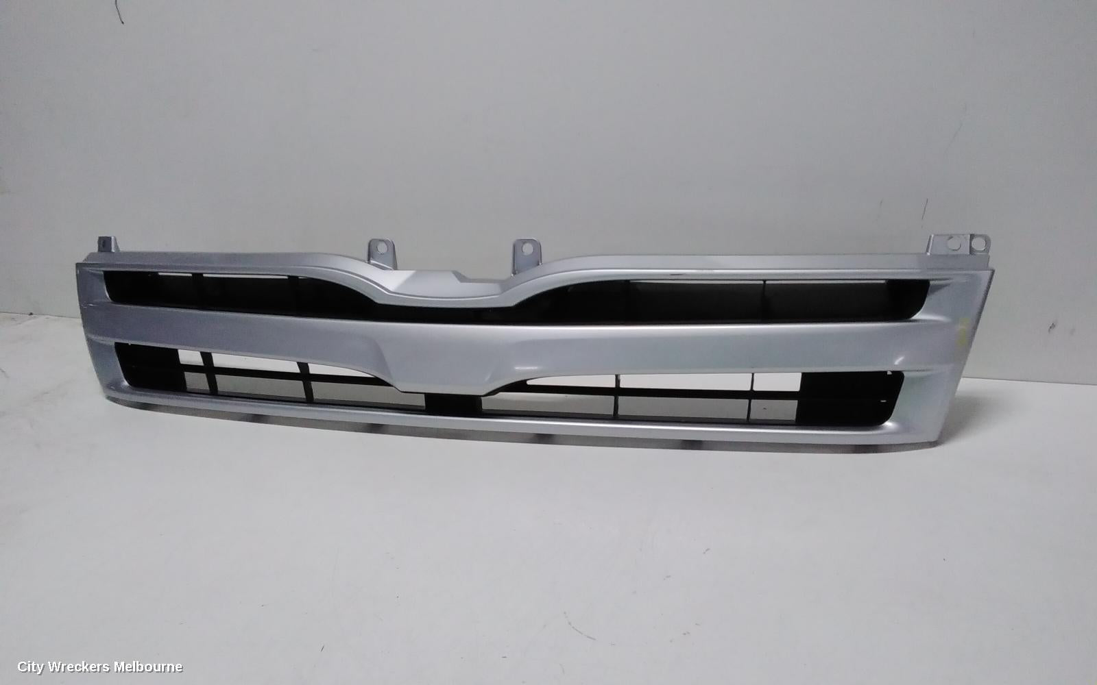 TOYOTA HIACE GRILLE, BUMPER GRILLE (CENTRE), TRH/KDH, SLWB, 08/2010 - 01/2014 - Image 2