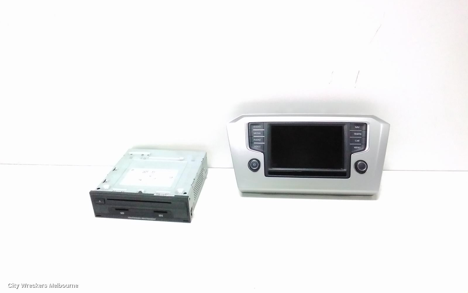 VOLKSWAGEN PASSAT RADIO/CD/DVD/SAT/TV, DISPLAY UNIT, 6.5IN, DISCOVER MEDIA AUDIO, SAT NAV TYPE, B8/MK7, 06/2015 - 10/2019 - Image 1