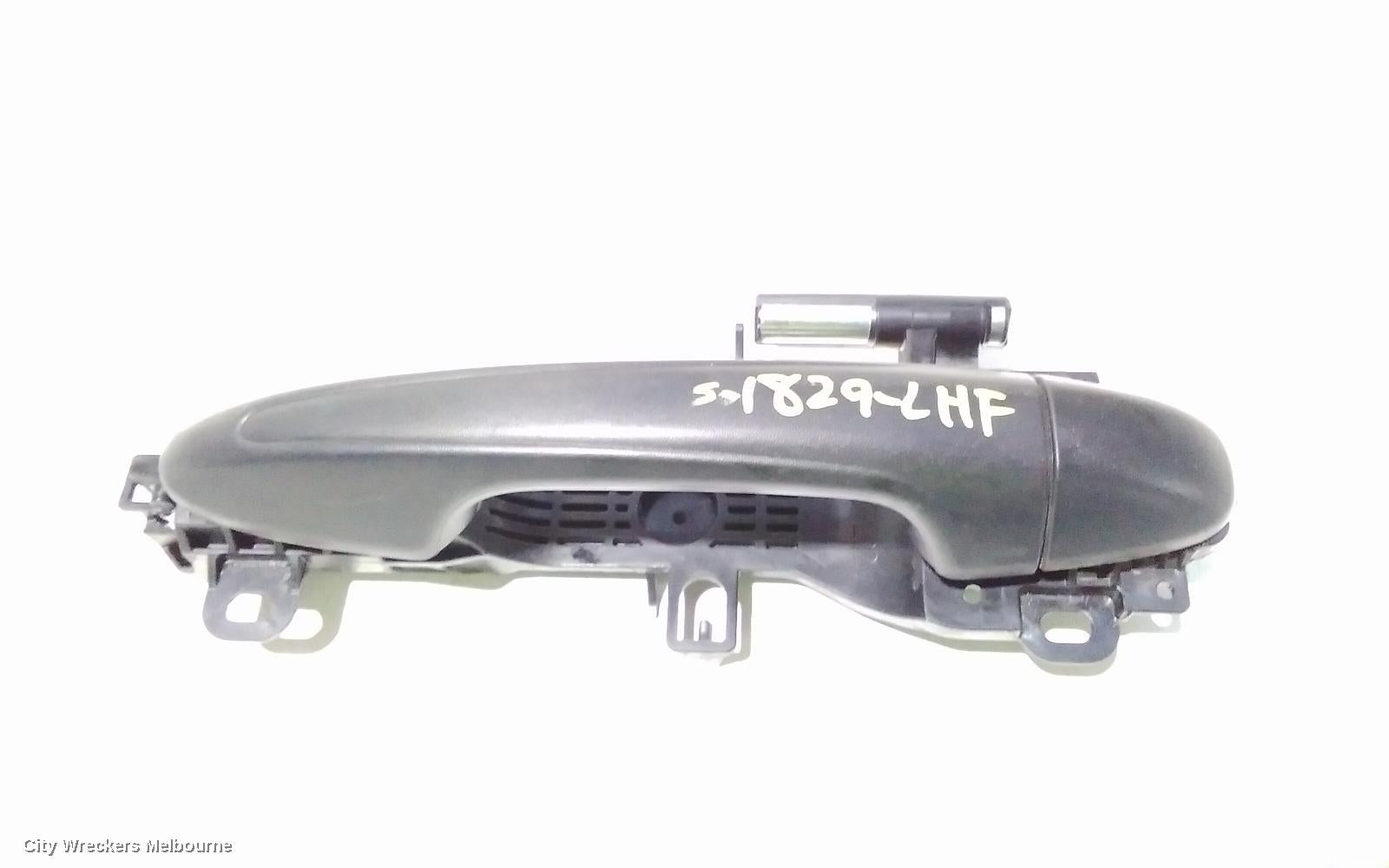 TOYOTA HILUX DOOR HANDLE, OUTER, LH FRONT, COLOUR CODED, NON KEYLESS ENTRY TYPE, 09/2015 ONWARDS - Image 2