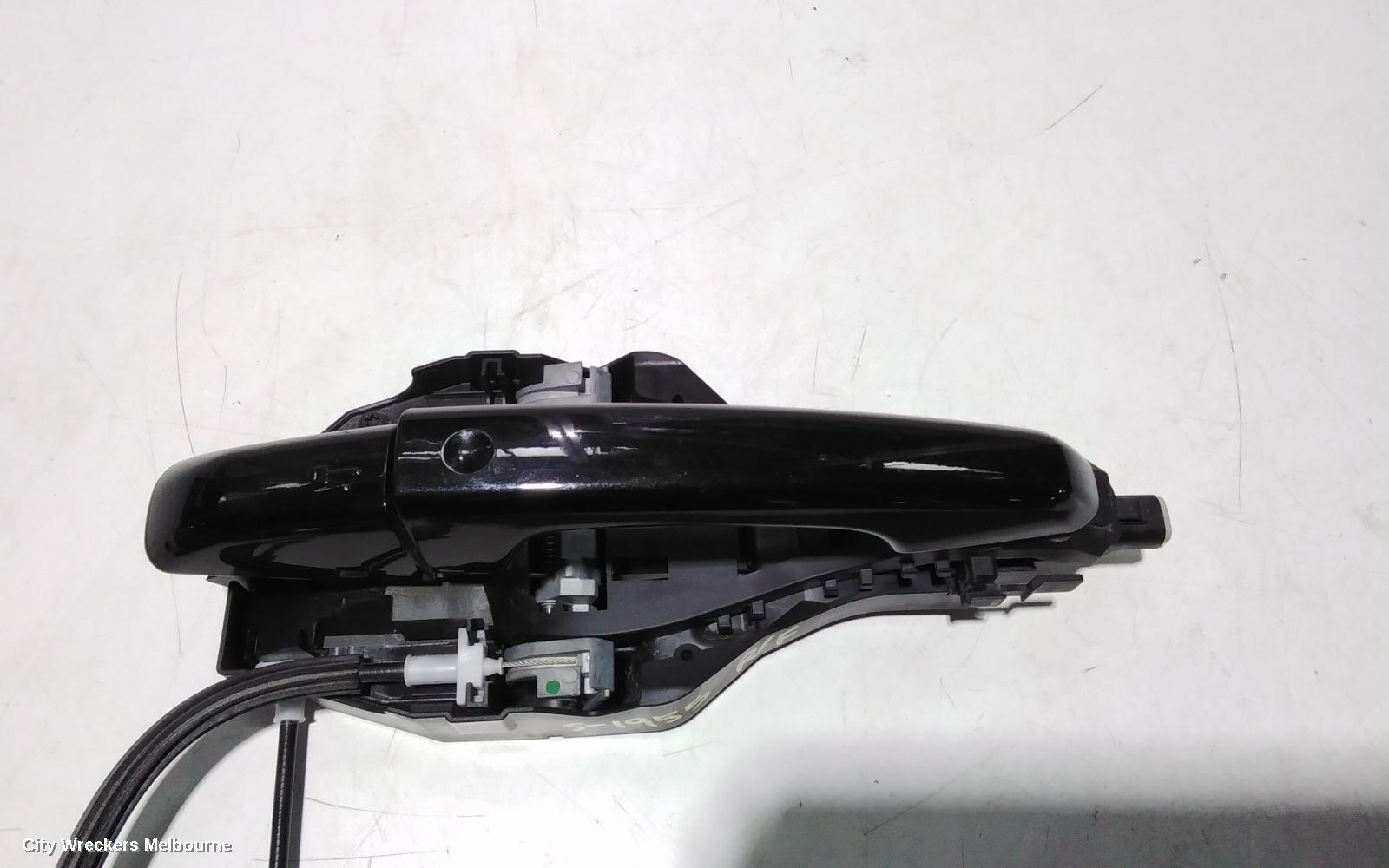 LAND ROVER DISCOVERY SPORT DOOR HANDLE, RH FRONT, OUTER, COLOUR CODED, NON CHROME INSERT TYPE, L550, 01/2015 - 06/2019 - Image 2