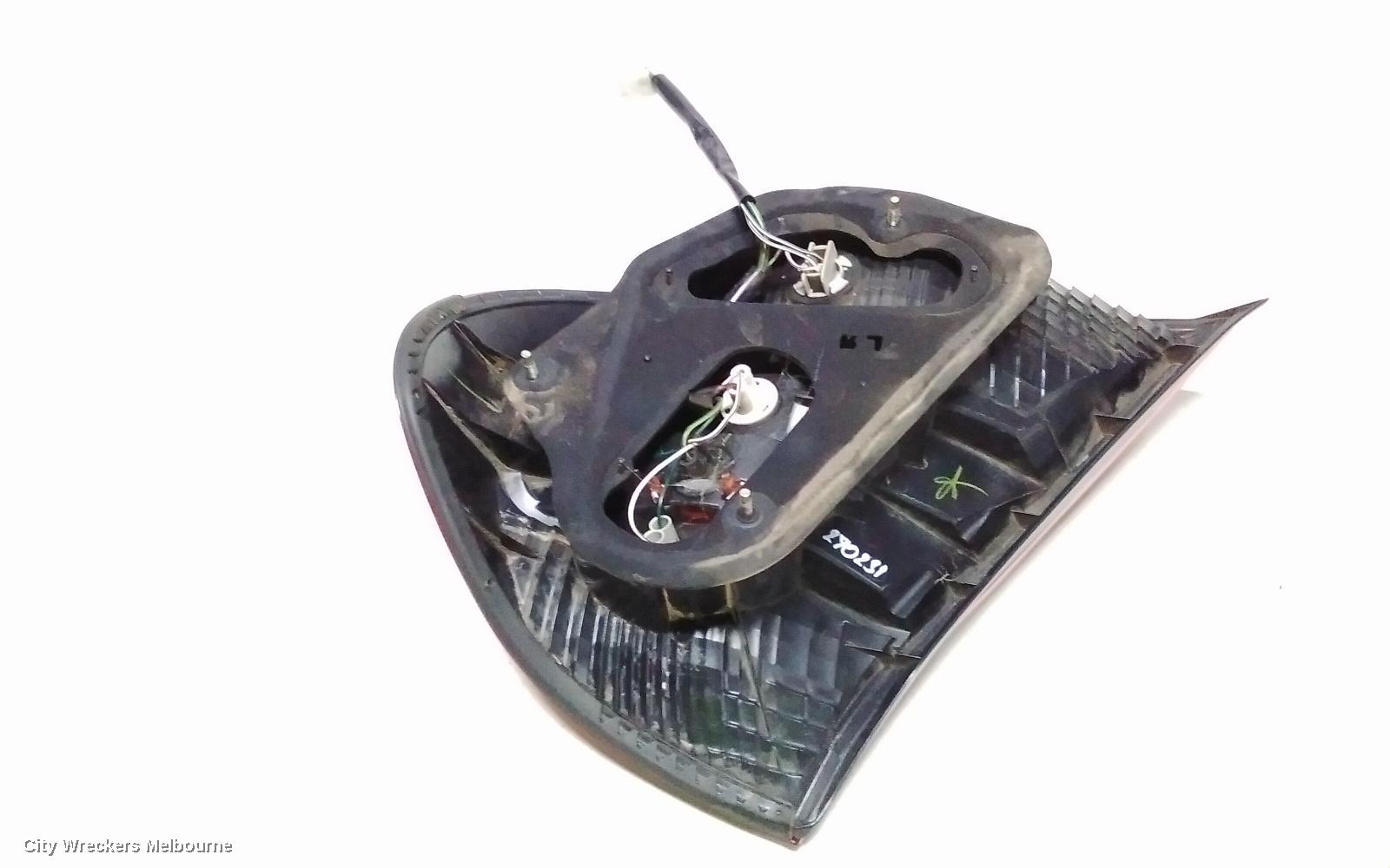 TOYOTA CAMRY LEFT TAILLIGHT, SK36, REVERSE LAMP IN CENTRE, 08/2002 - 09/2004 - Image 3