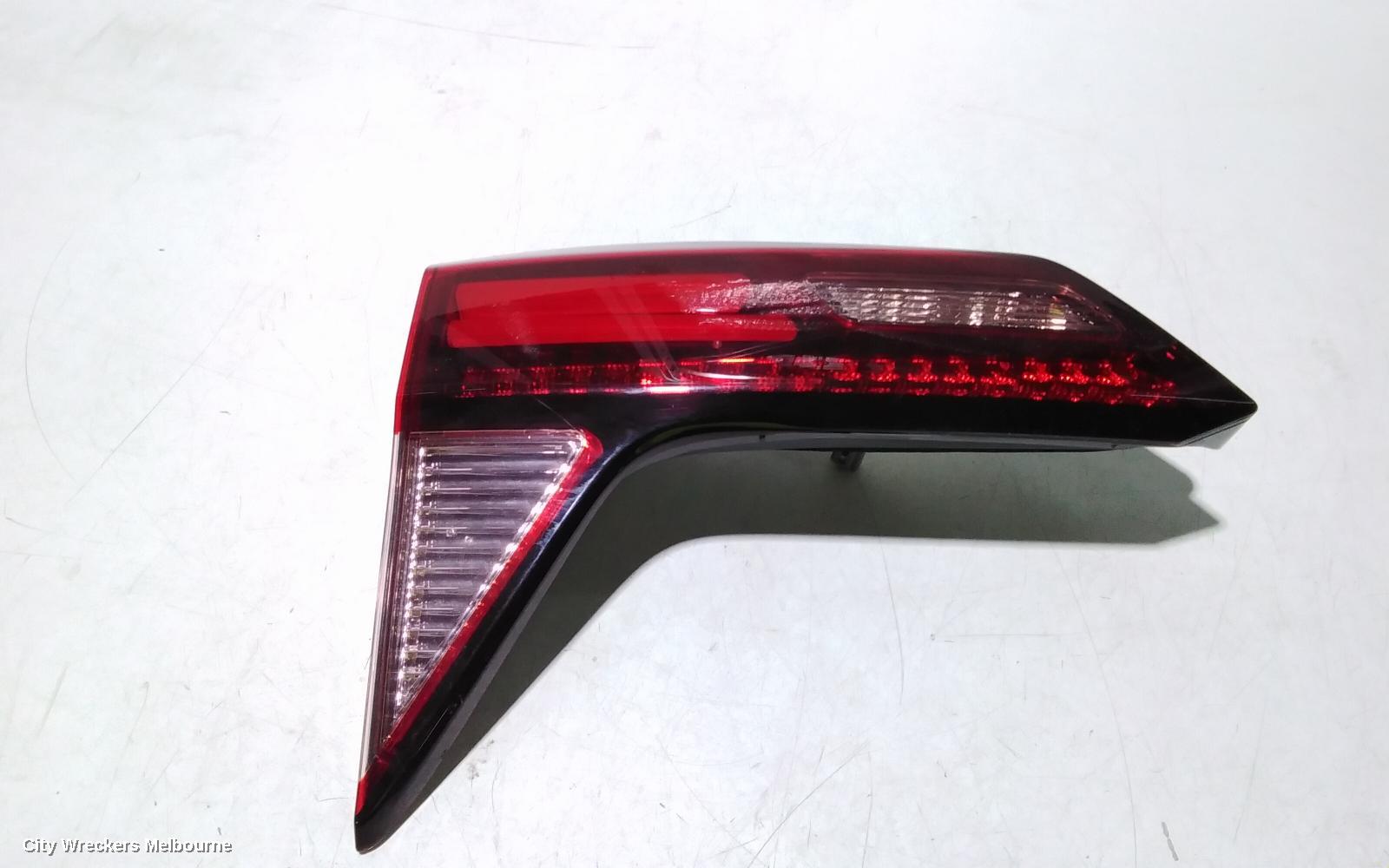 HONDA HRV REAR GARNISH, TAILGATE LAMP (LH SIDE), RU5, VTI-S/VTI-L, OPTICAL GUIDE TYPE, 12/2014 - 06/2018 - Image 1