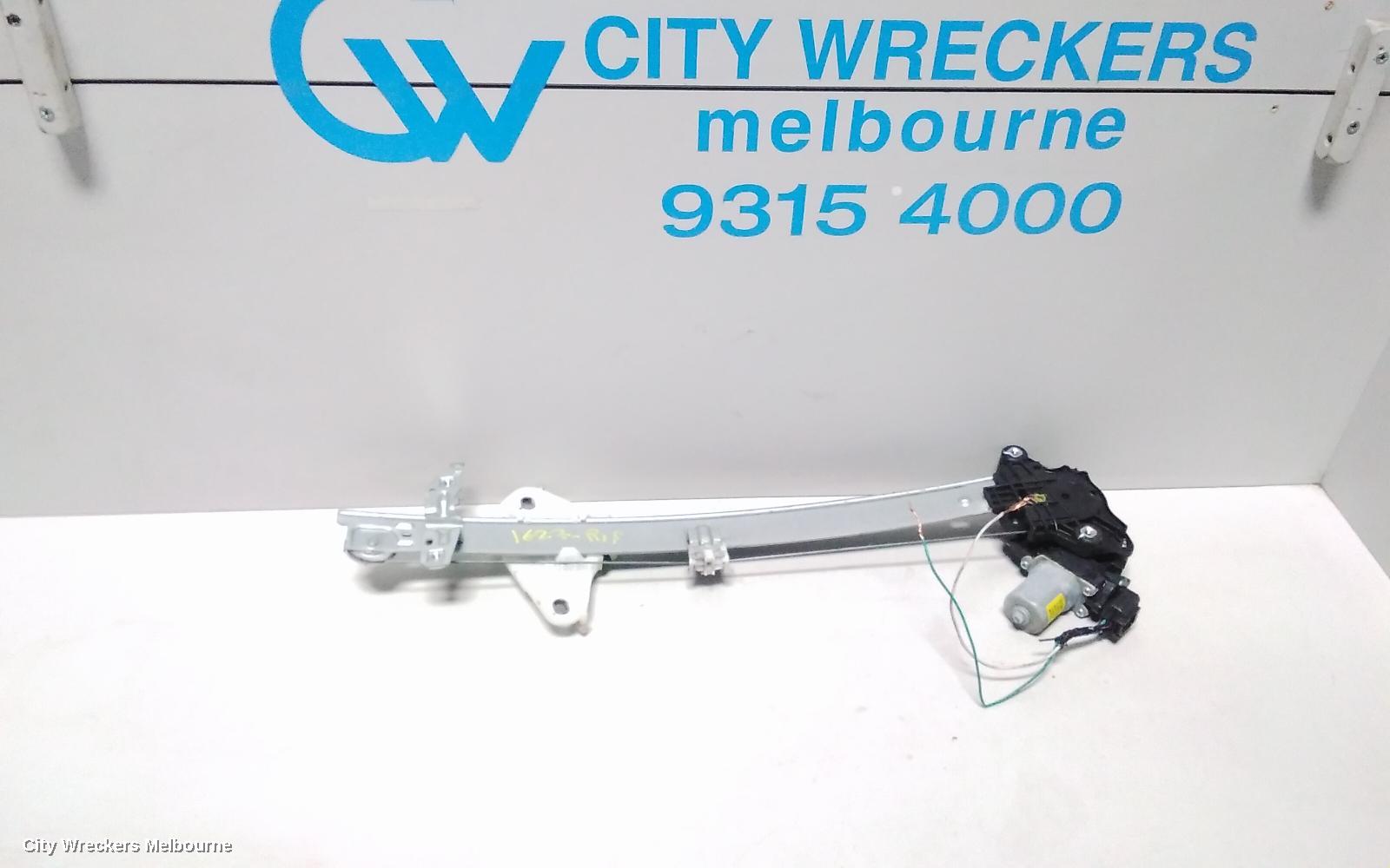 HONDA CIVIC RIGHT FRONT WINDOW REG/MOTOR, 10TH GEN, HATCH, 05/2016 ONWARDS - Image 1