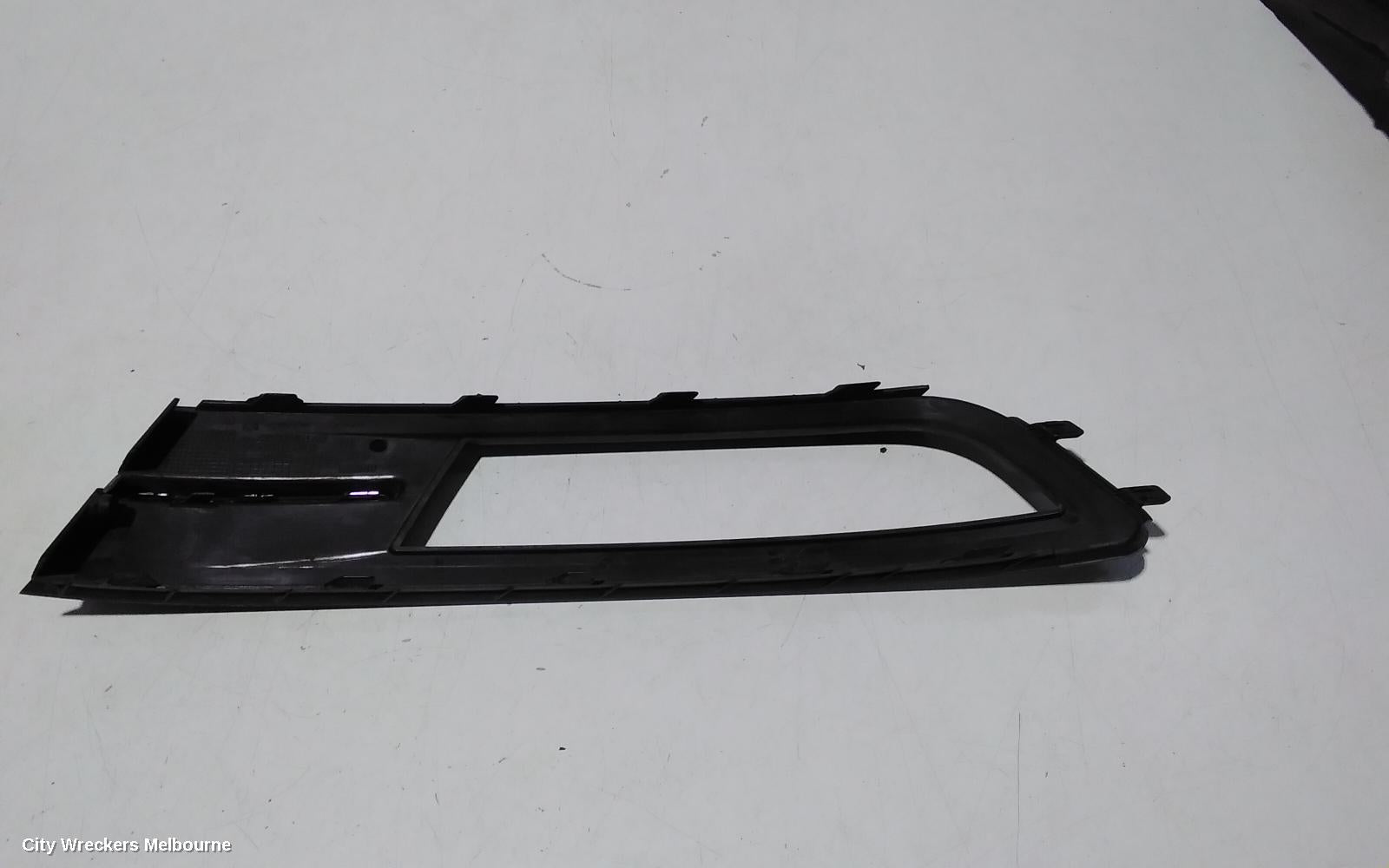 VOLKSWAGEN PASSAT RIGHT INDICATOR/FOG/SIDE, B8/MK7, BUMPER FOGLAMP, STANDARD TYPE, 06/2015 - 10/2019 - Image 3
