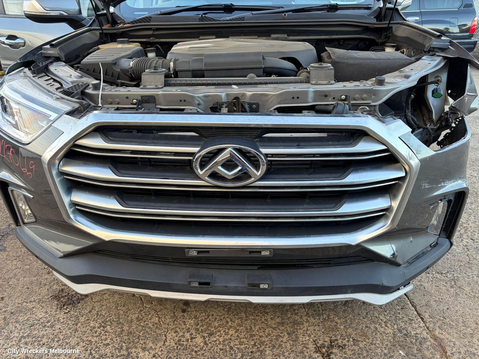 LDV D90 GRILLE, RADIATOR GRILLE, 3 BARS, LIGHT GREY, SV9A, 11/2017 - 04/2024 - Image 1