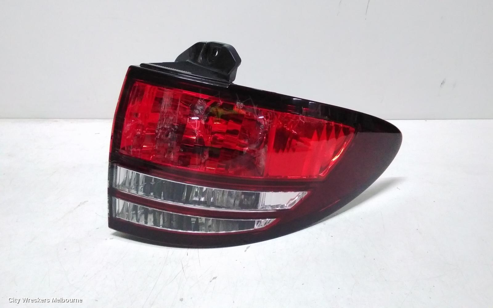 TOYOTA ESTIMA RIGHT TAILLIGHT, XR30/XR40, RED/CLEAR, LENS# 28-169, 03-06 (IMPORT) - Image 3