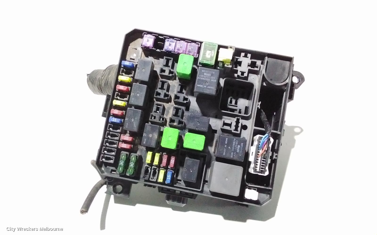 PEUGEOT 4007 FUSE BOX, GS, 10/2009 - 08/2013 - Image 2