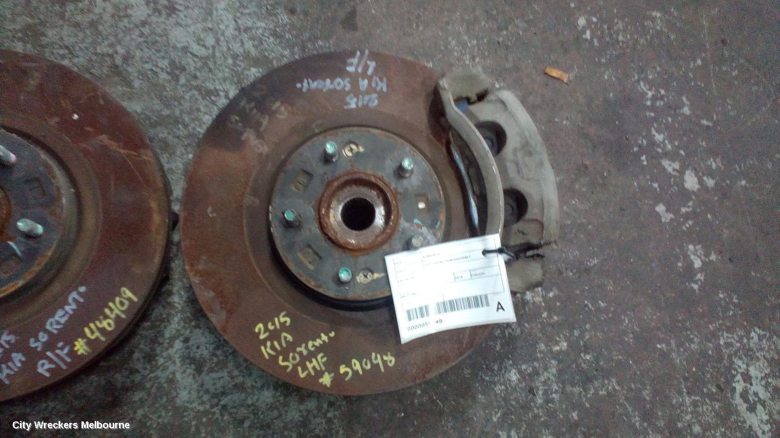 KIA SORENTO LEFT FRONT HUB ASSEMBLY, UM, 03/2015 - 02/2020 - Image 1