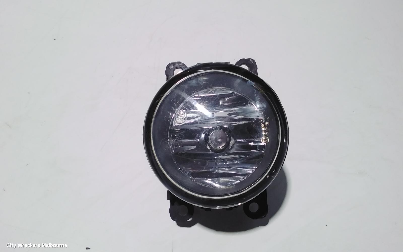 RENAULT MEGANE RIGHT INDICATOR/FOG/SIDE, BUMPER FOGLAMP, X32/B95/K95, 5DR HATCH/WAGON, 09/2010 - 06/2013 - Image 1