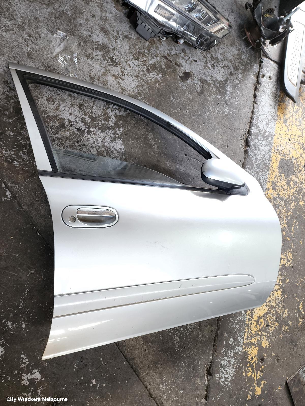 NISSAN PULSAR RIGHT FRONT DOOR, N16 SI-II, SEDAN, 05/2000 - 12/2005 - Image 3