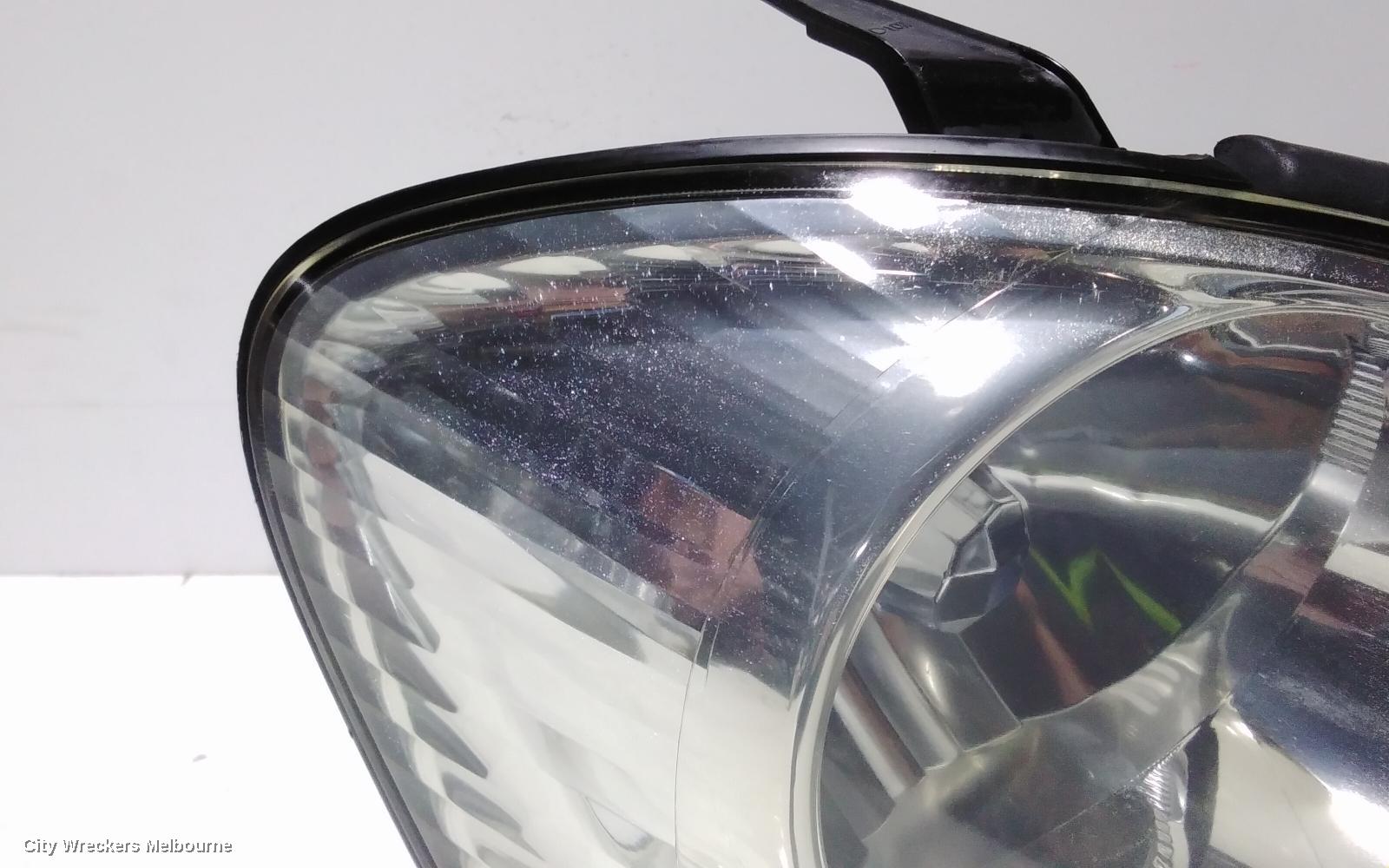TOYOTA AVENSIS RIGHT HEADLAMP, ACM20R, 12/2001 - 11/2003 - Image 3