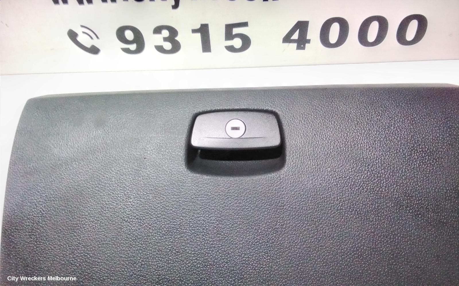 VOLKSWAGEN AMAROK GLOVE BOX, LOWER, 2H, 12/2010 ONWARDS - Image 3