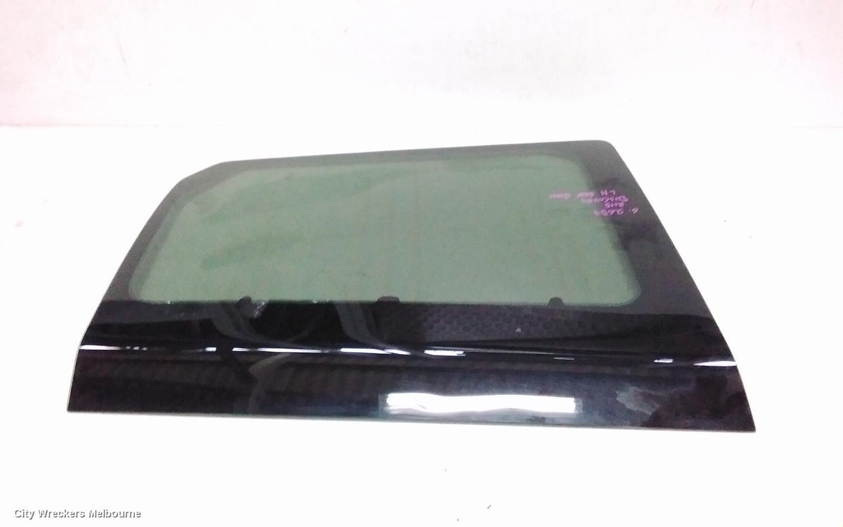 LAND ROVER DISCOVERY LEFT REAR SIDE GLASS, L319,10/2009 - 12/2016 - Image 2