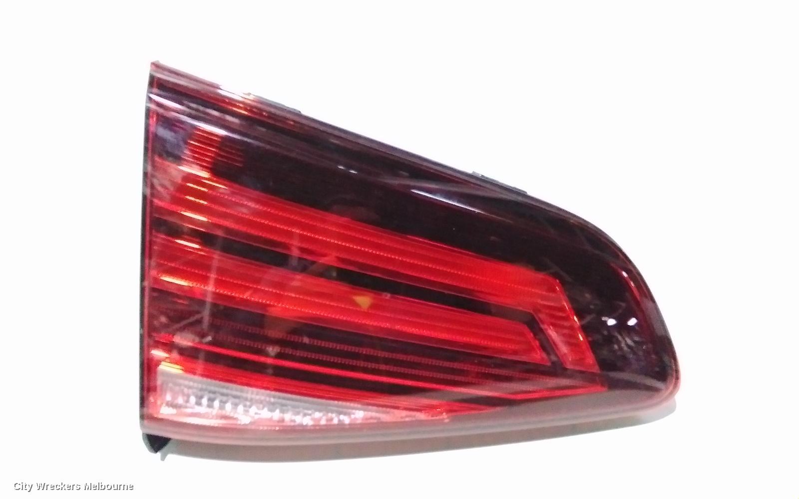 VOLKSWAGEN GOLF REAR GARNISH, TAILGATE LAMP (RH SIDE), GEN 7, HATCH, STANDARD/GTI, 03/2017 - 08/2020 - Image 1