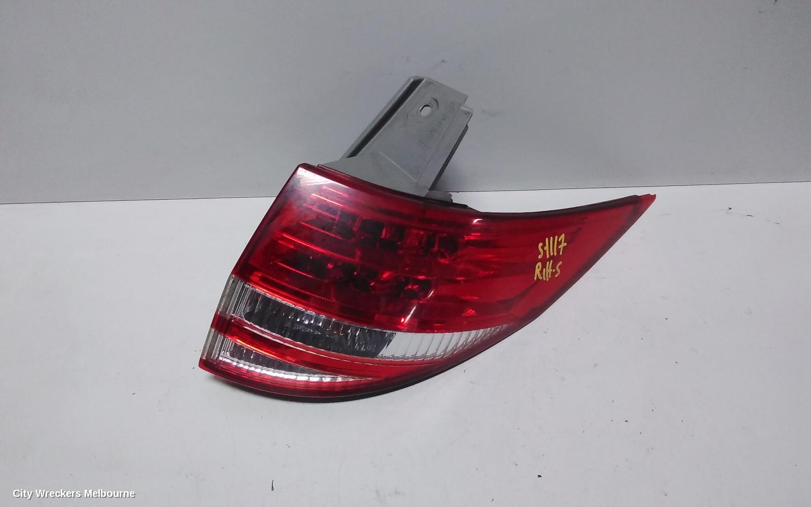 TOYOTA ESTIMA RIGHT TAILLIGHT, XR50, RED/CLEAR, LENS# 28-193, 05-19 (IMPORT) - Image 2