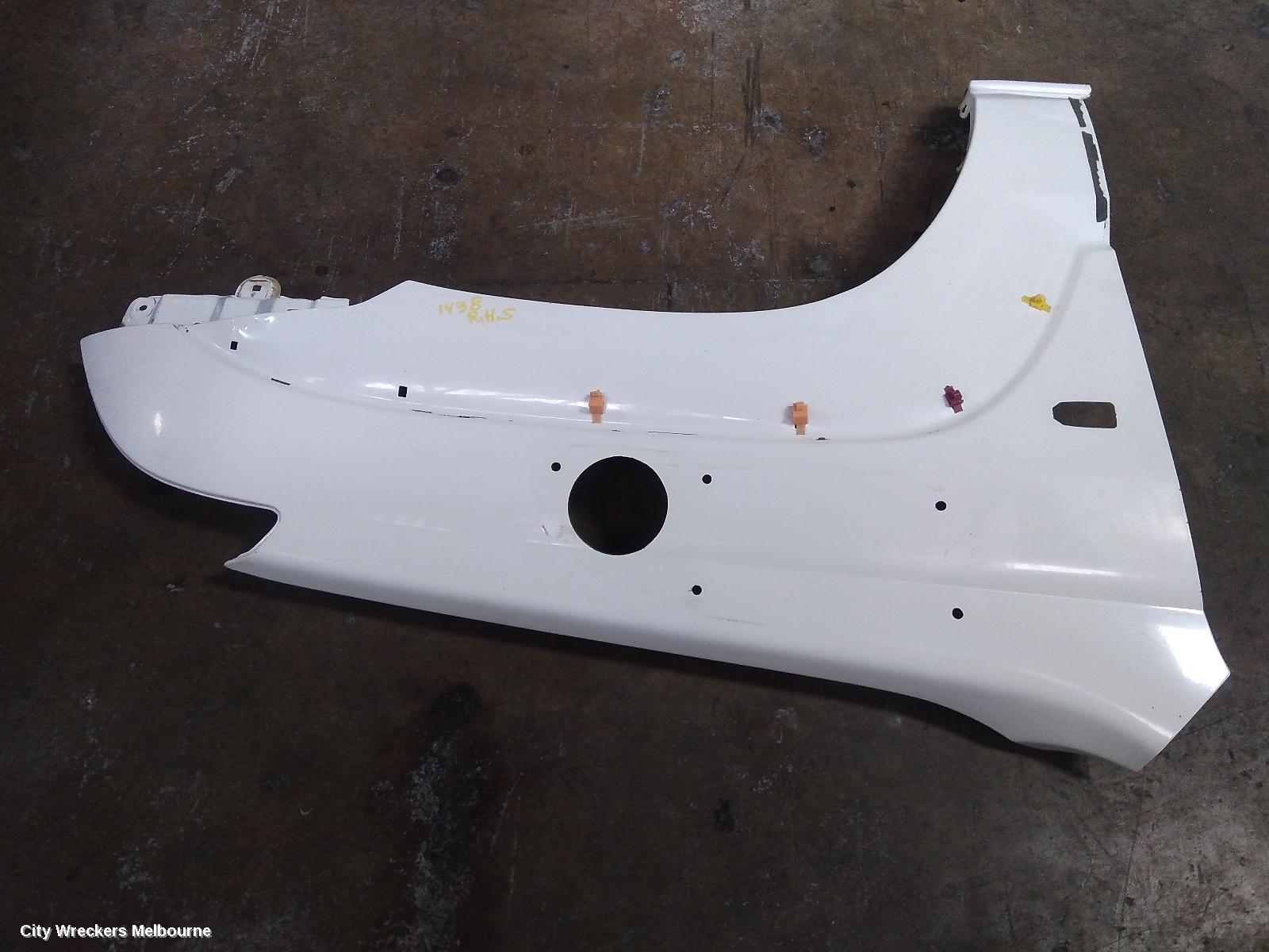 TOYOTA PRADO RIGHT GUARD, 120 SERIES, FLARED, W/ SNORKEL TYPE, 02/2003 - 10/2009 - Image 1