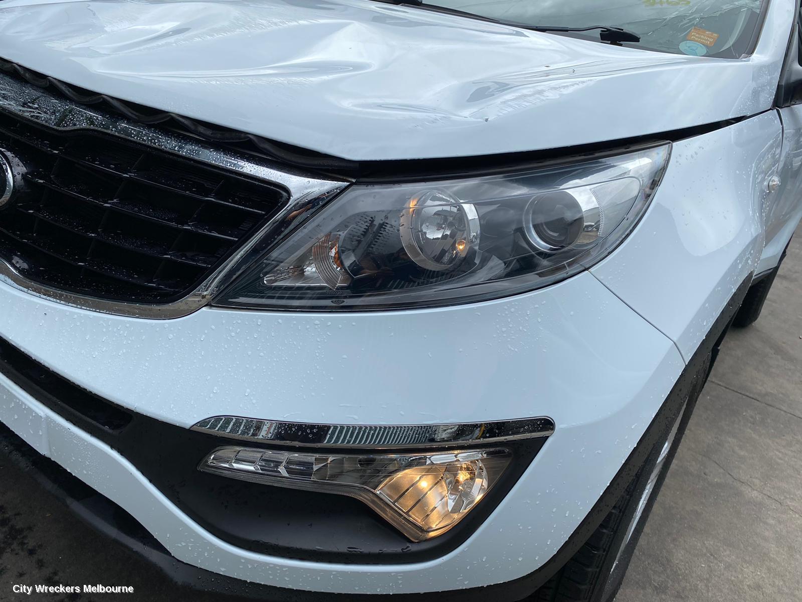 KIA SPORTAGE LEFT HEADLAMP, SL, SI, NON HID & NON DAYTIME RUNNING LAMP TYPE, 06/2013 - 10/2015 - Image 1